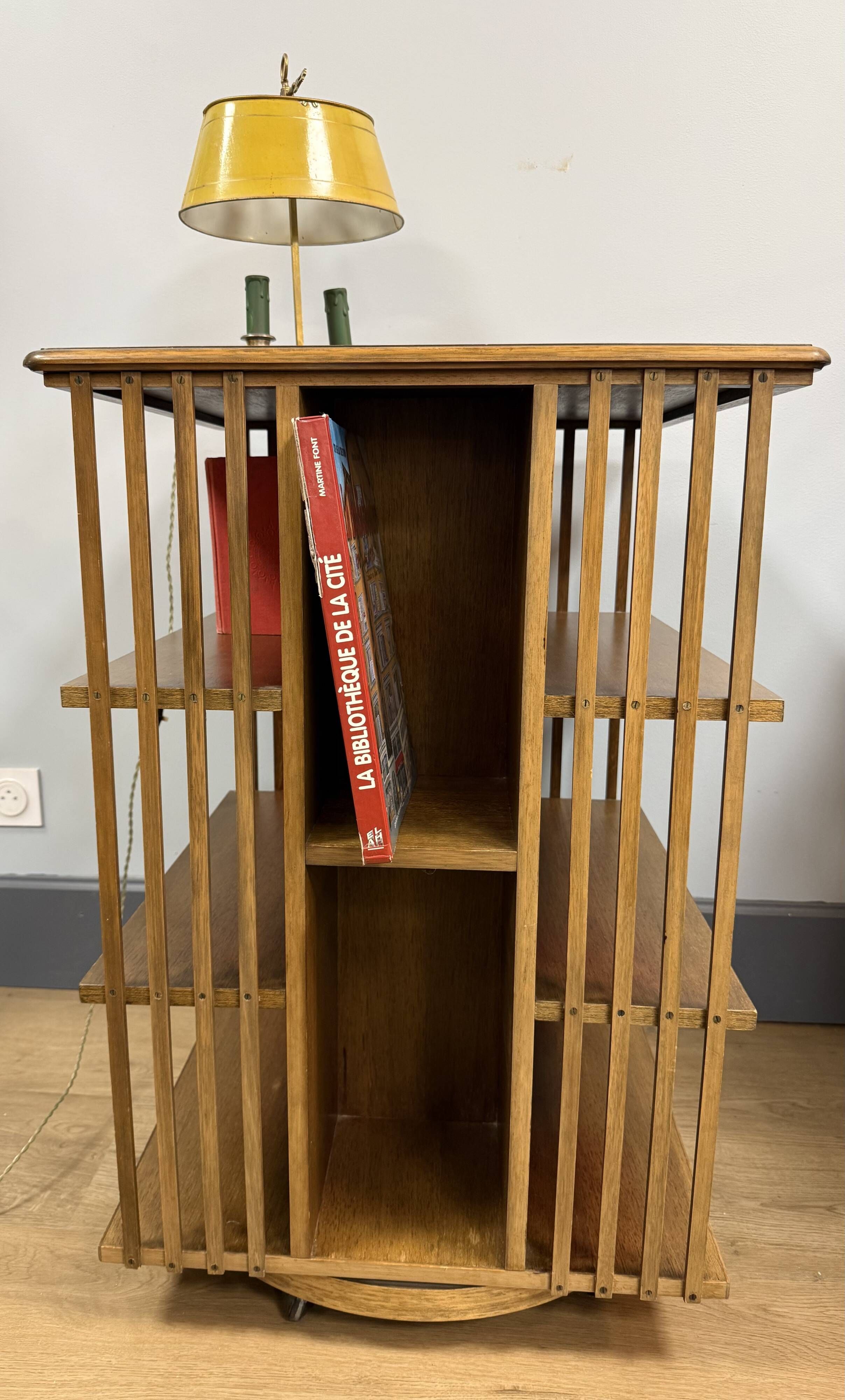 Bibliothèque tournante des années 70