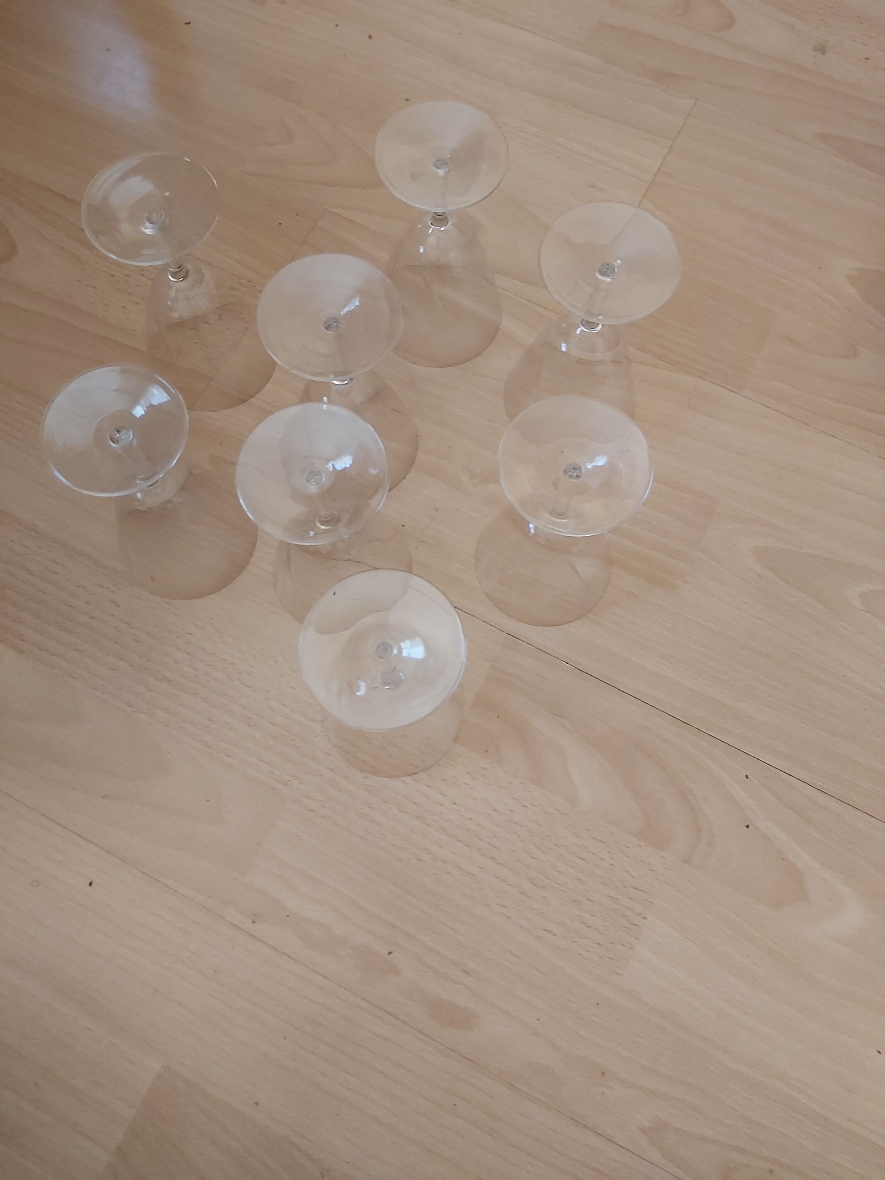 Set of 8 crystal glasses