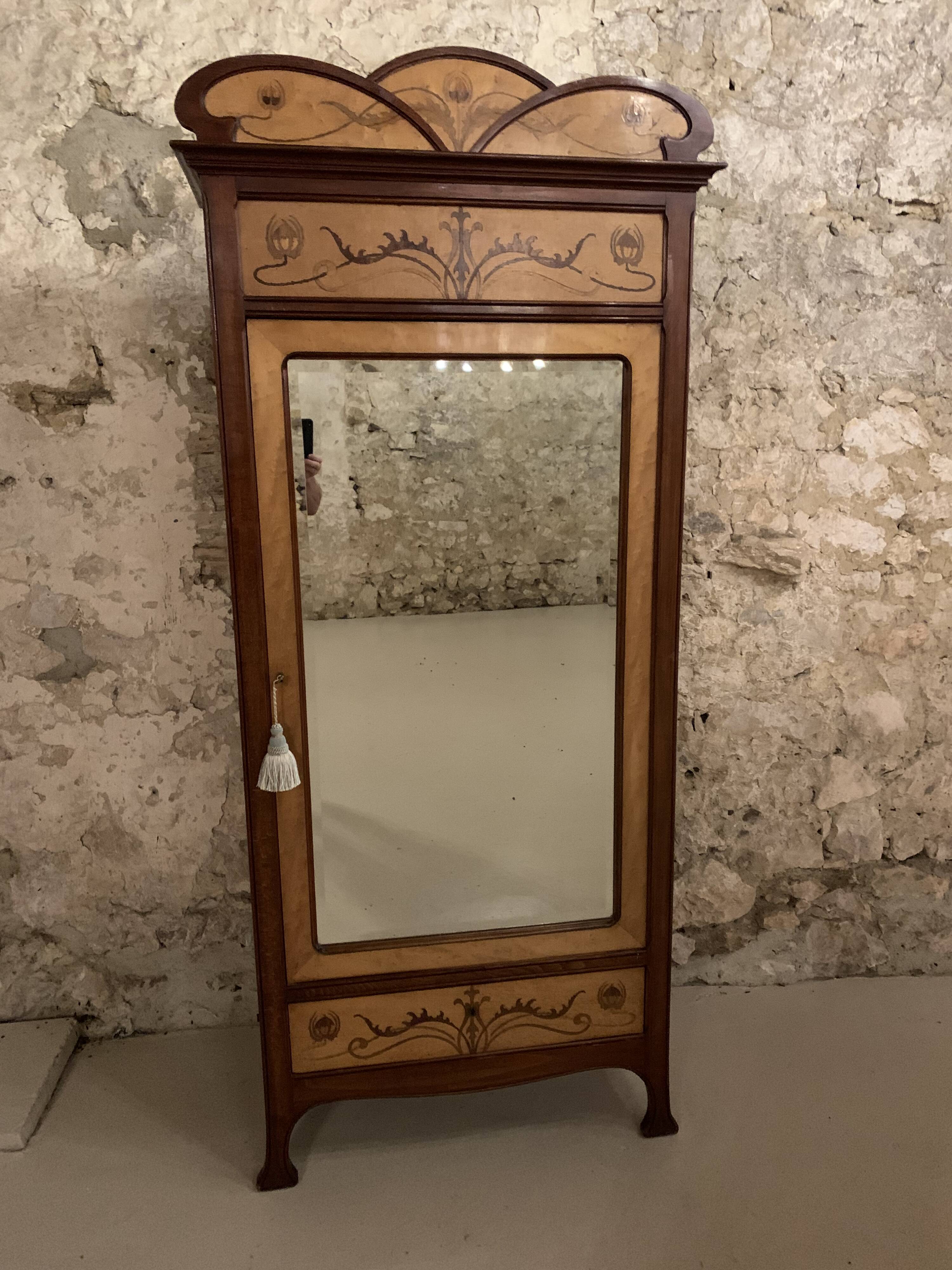 Armoire Art Nouveau
