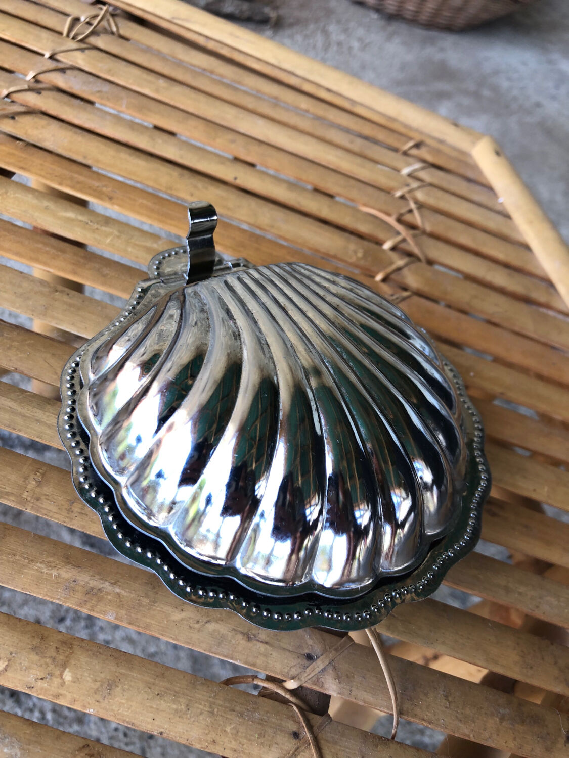 Butter dish/pocket tray • shell, vintage