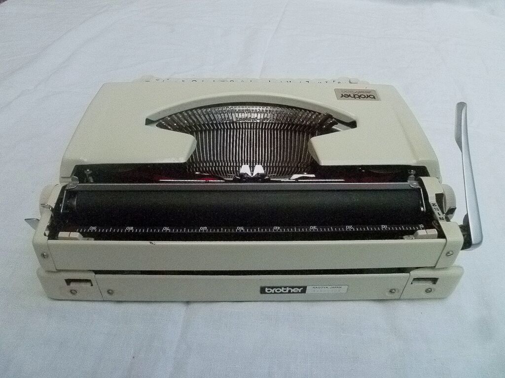 Typewriter Brother model 200