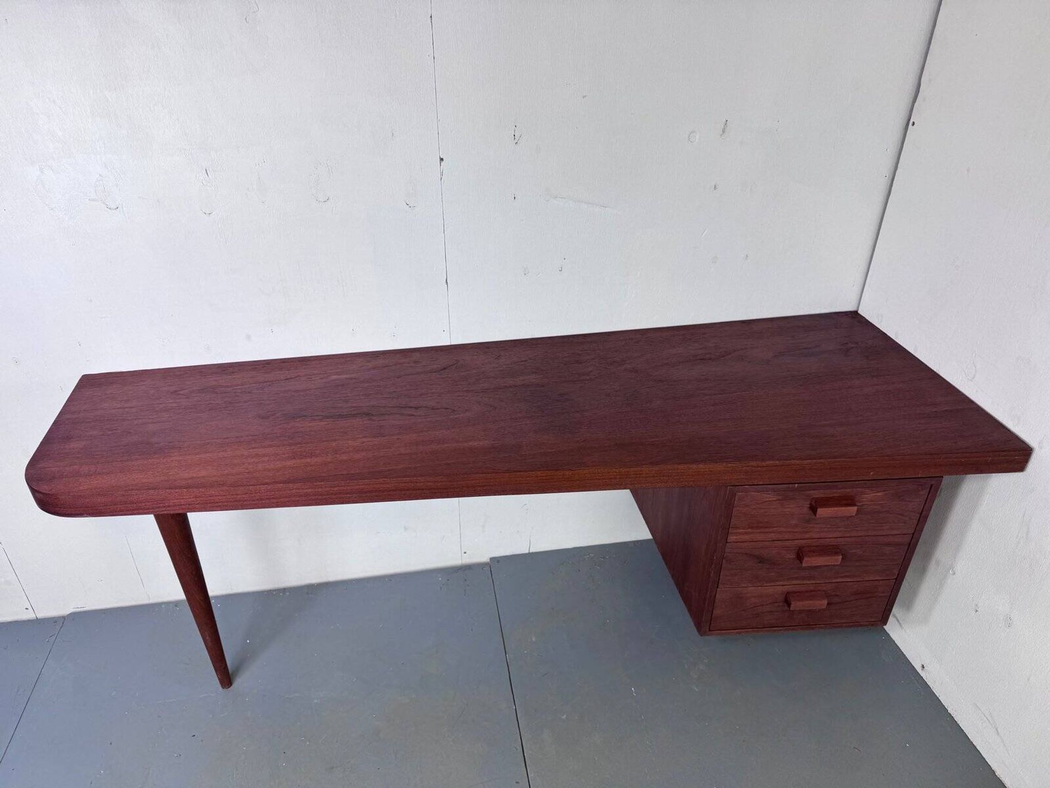 Bureau danois moderniste en teck, années 1950