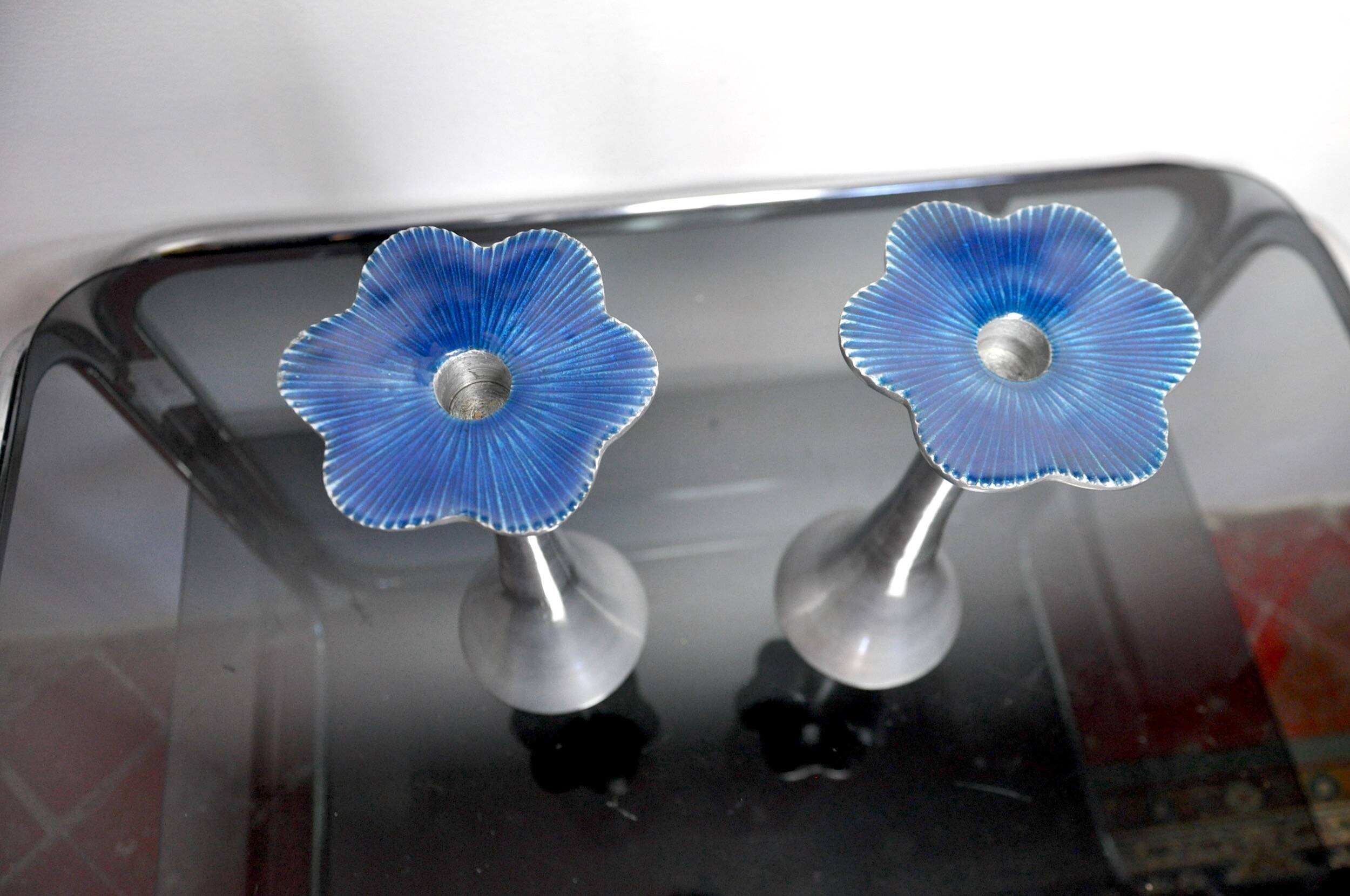 Pair of floral candlesticks by art3, aluminum and blue enameled ceramic, spain, 1980