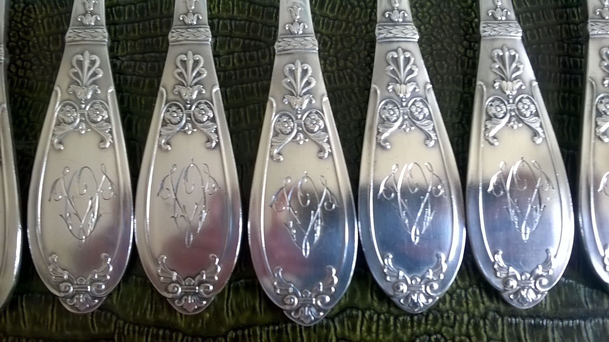 Silver metal housewife Goldsmith Perrin in Paris composed of 37 pieces