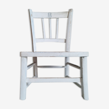 Old wooden bistro chair patina white