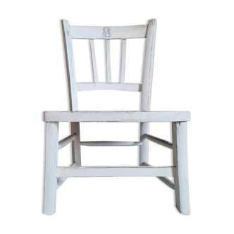 Old wooden bistro chair patina white