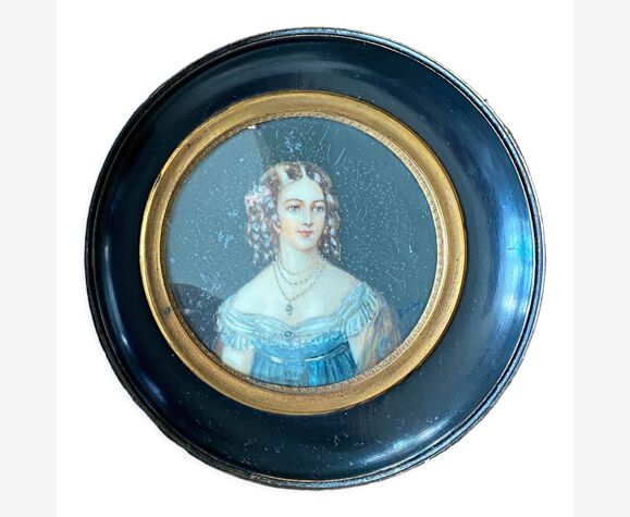 Tableau miniature ancienne "portrait de jeune femme aux bijoux" signé