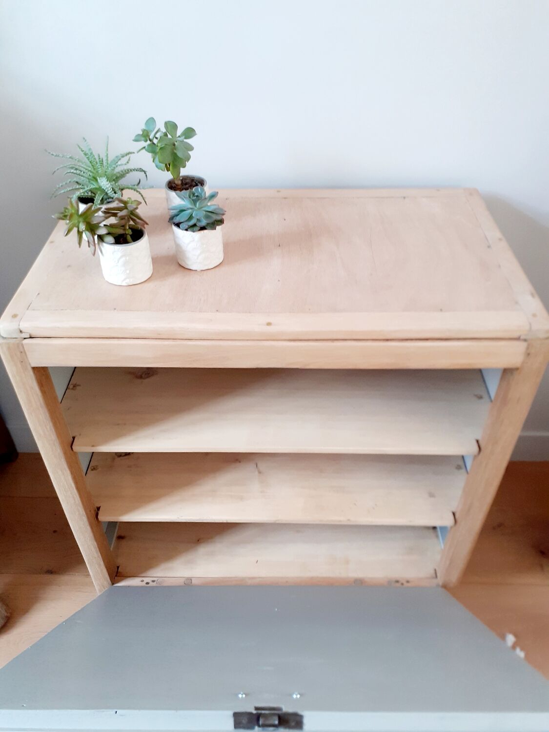 Mustache foot storage