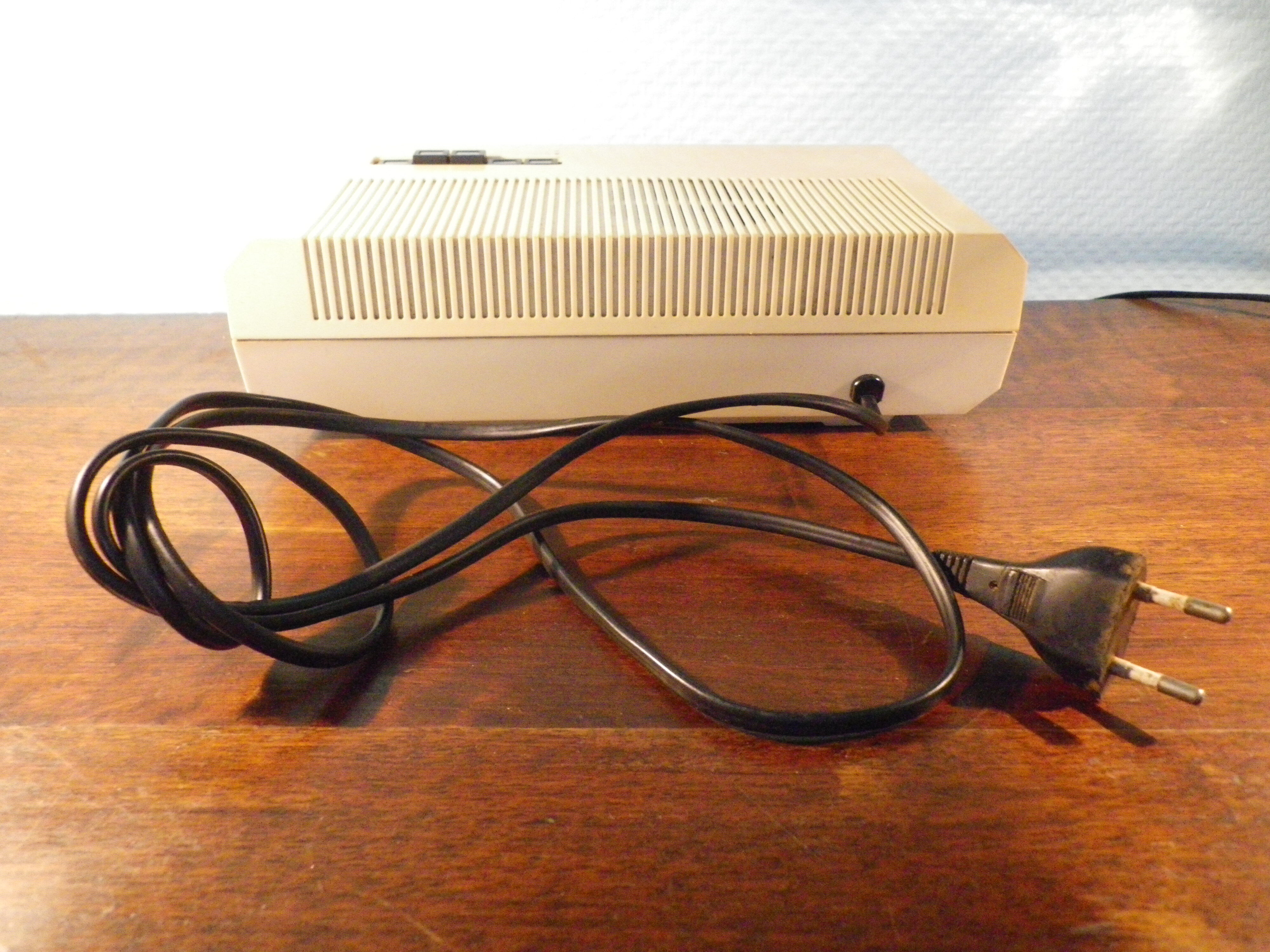Universum Alarm Clock Radio - 70s