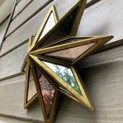 Star-shaped mirror
