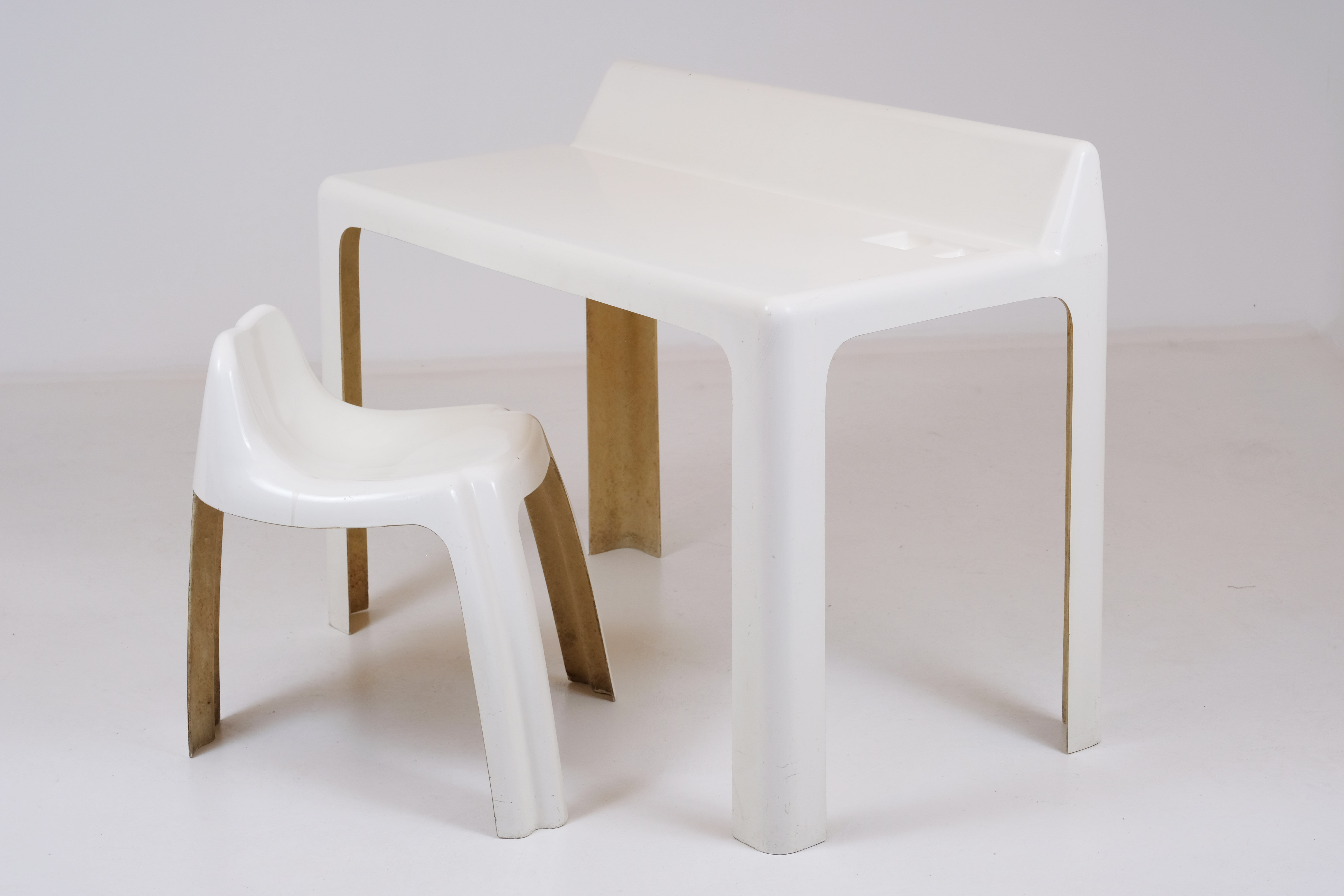 Study" desk and chair set by Patrick Gingembre 1971