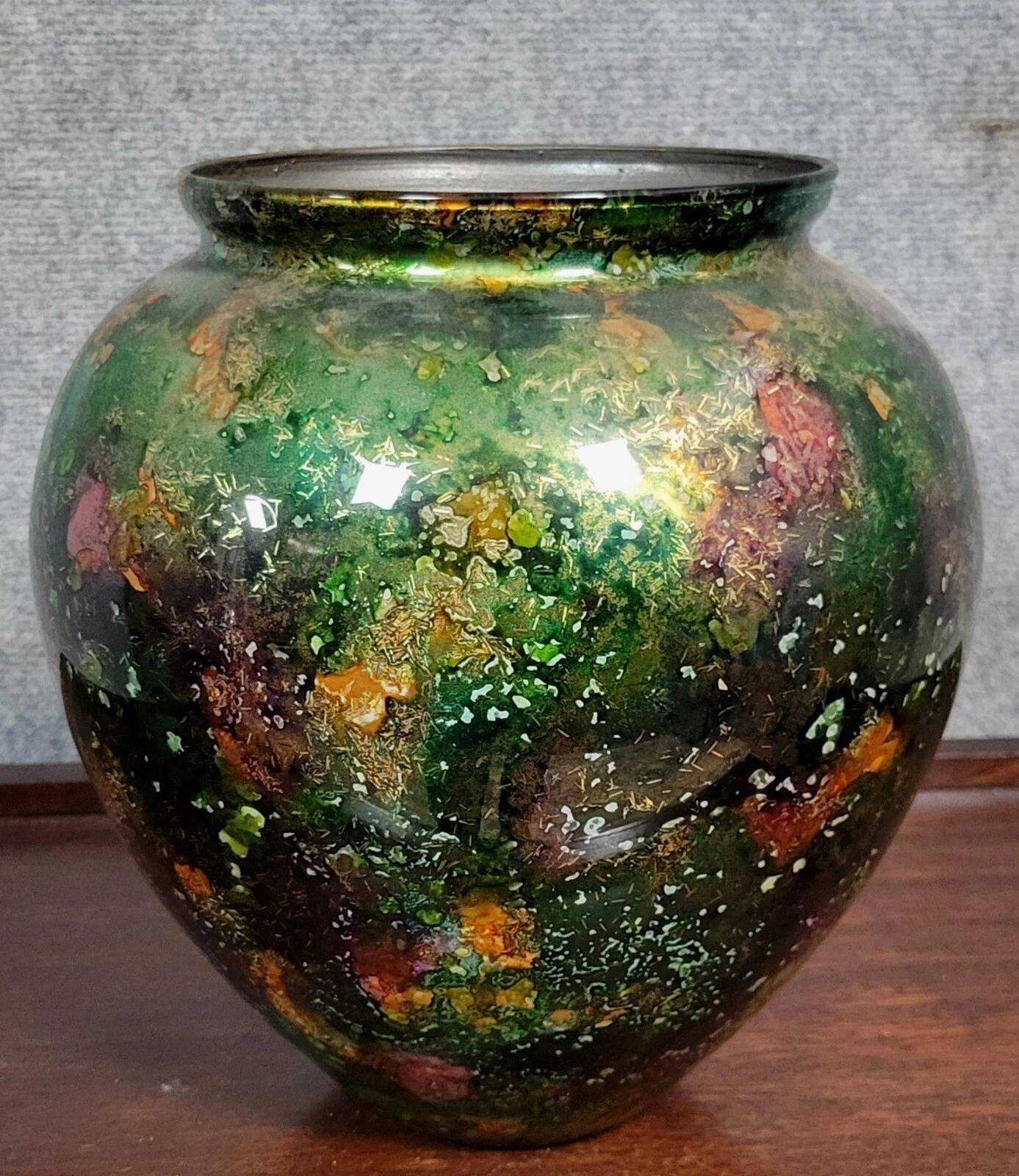 Large designer ball-shaped vase from the "laque line" art workshops