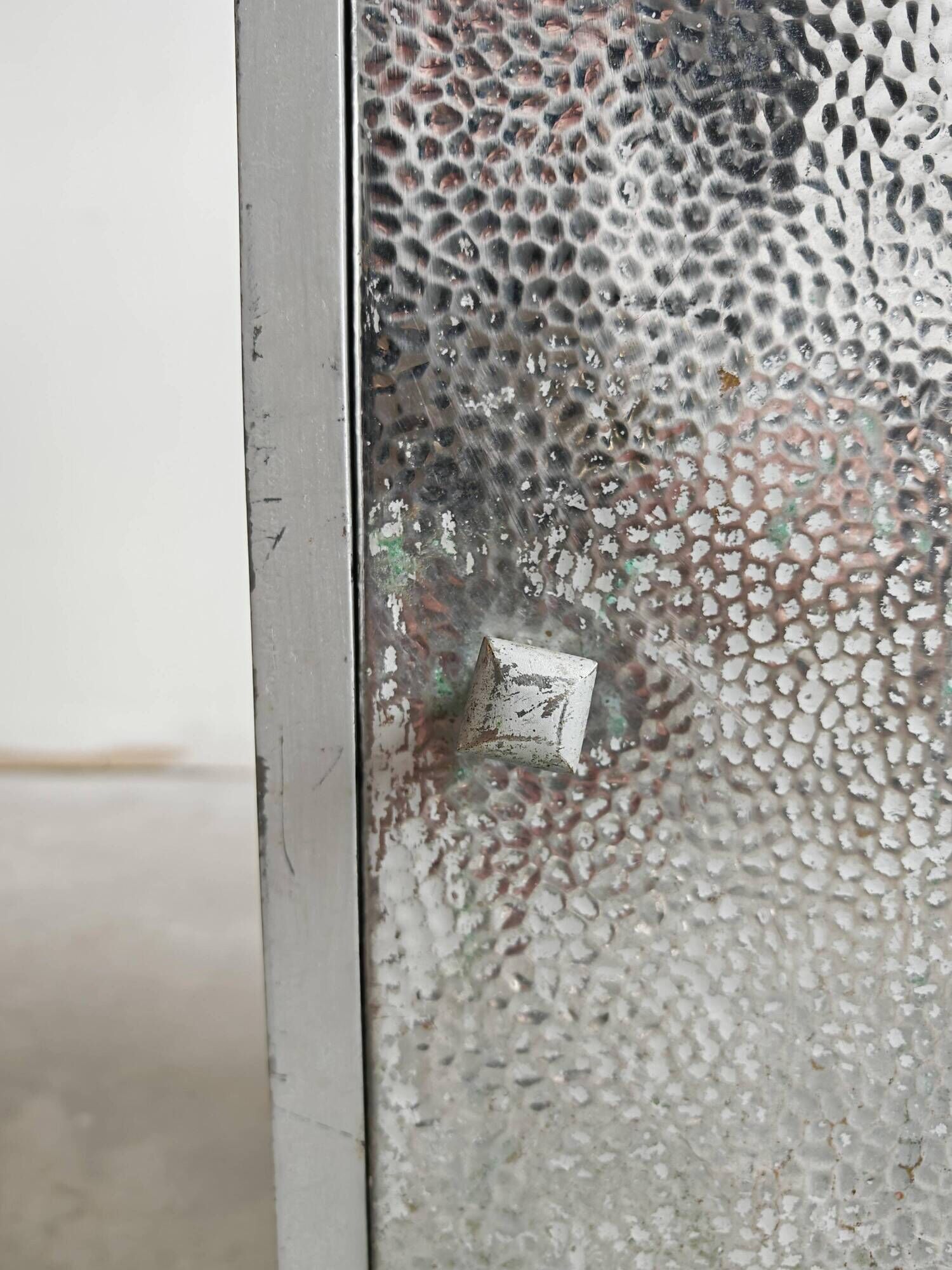 Secessionist furniture in marble and nickel-plated brass