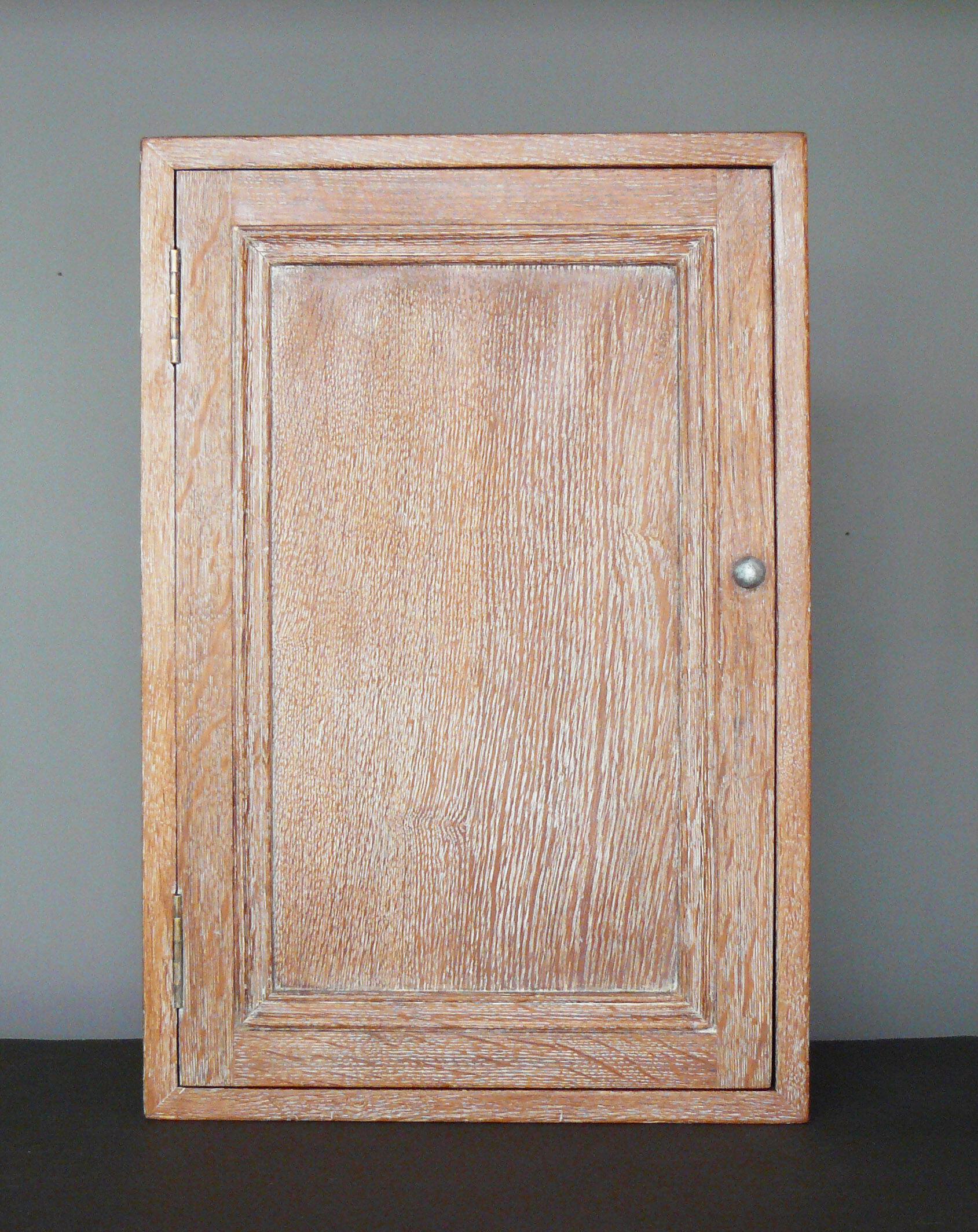 Cerused oak cabinet to hang or fix