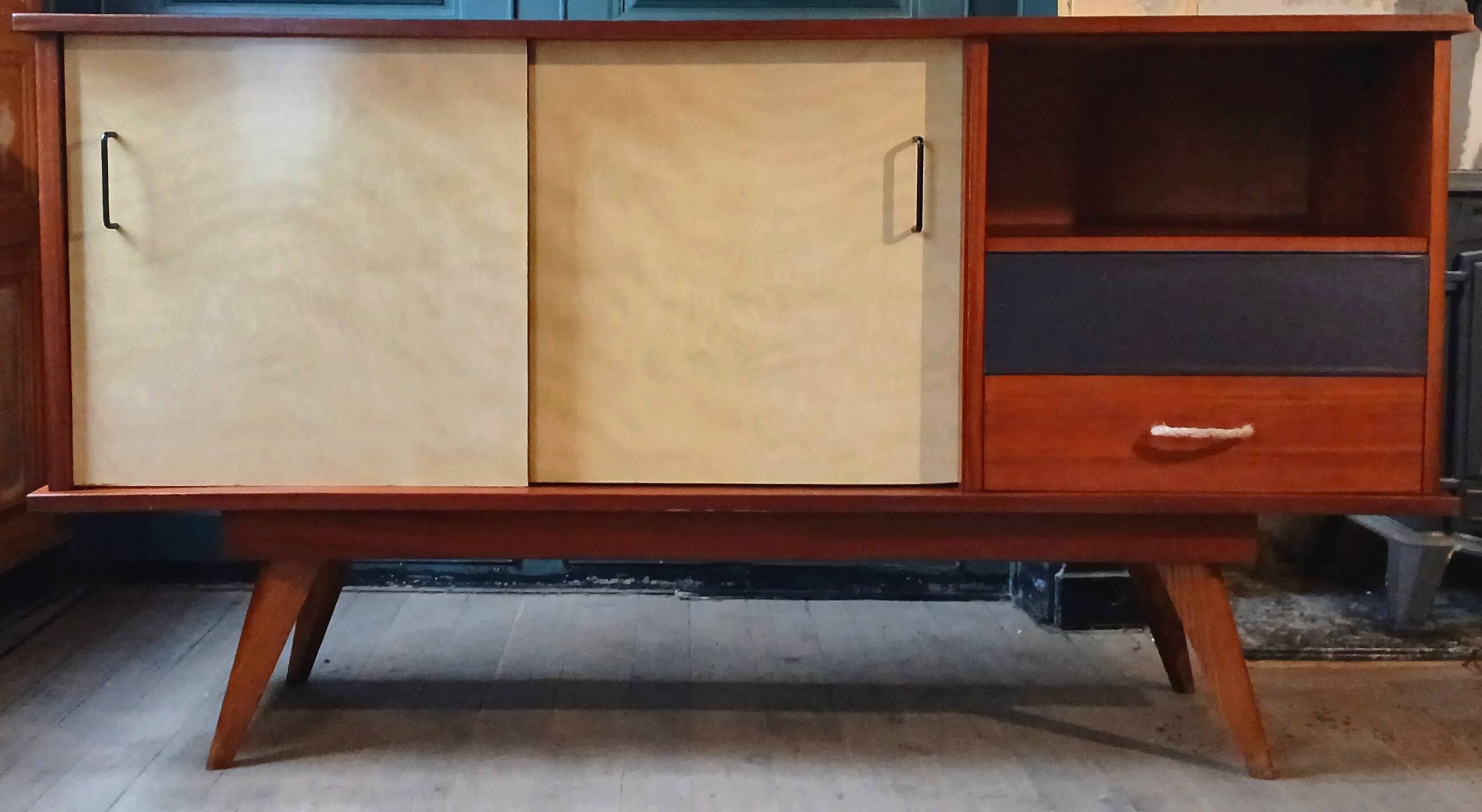 Sideboard with compass feet in wood and formica
