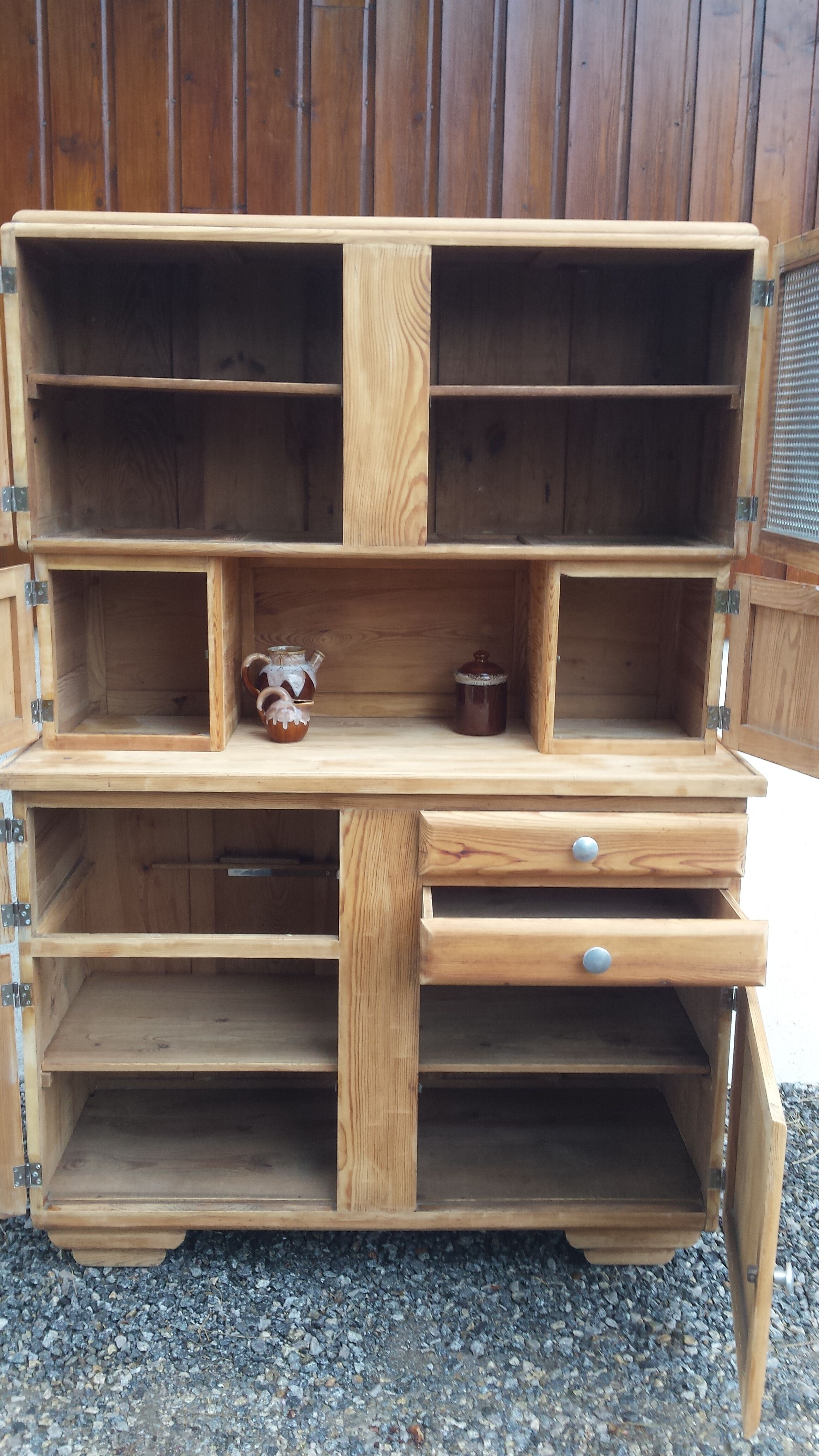 Raw mado buffet, sanded