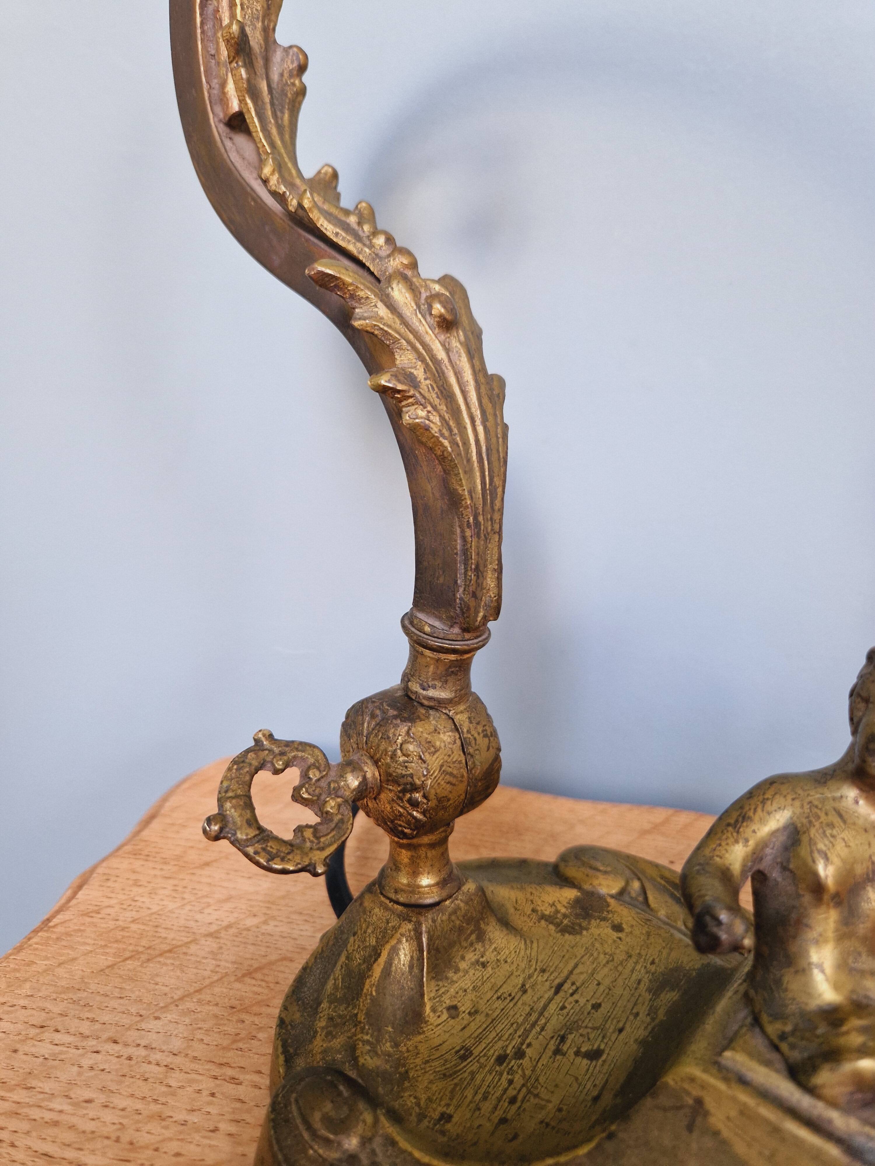 ANCIEN PIED DE lampe forme d'un Angelot chérubin en régule patiné EUR