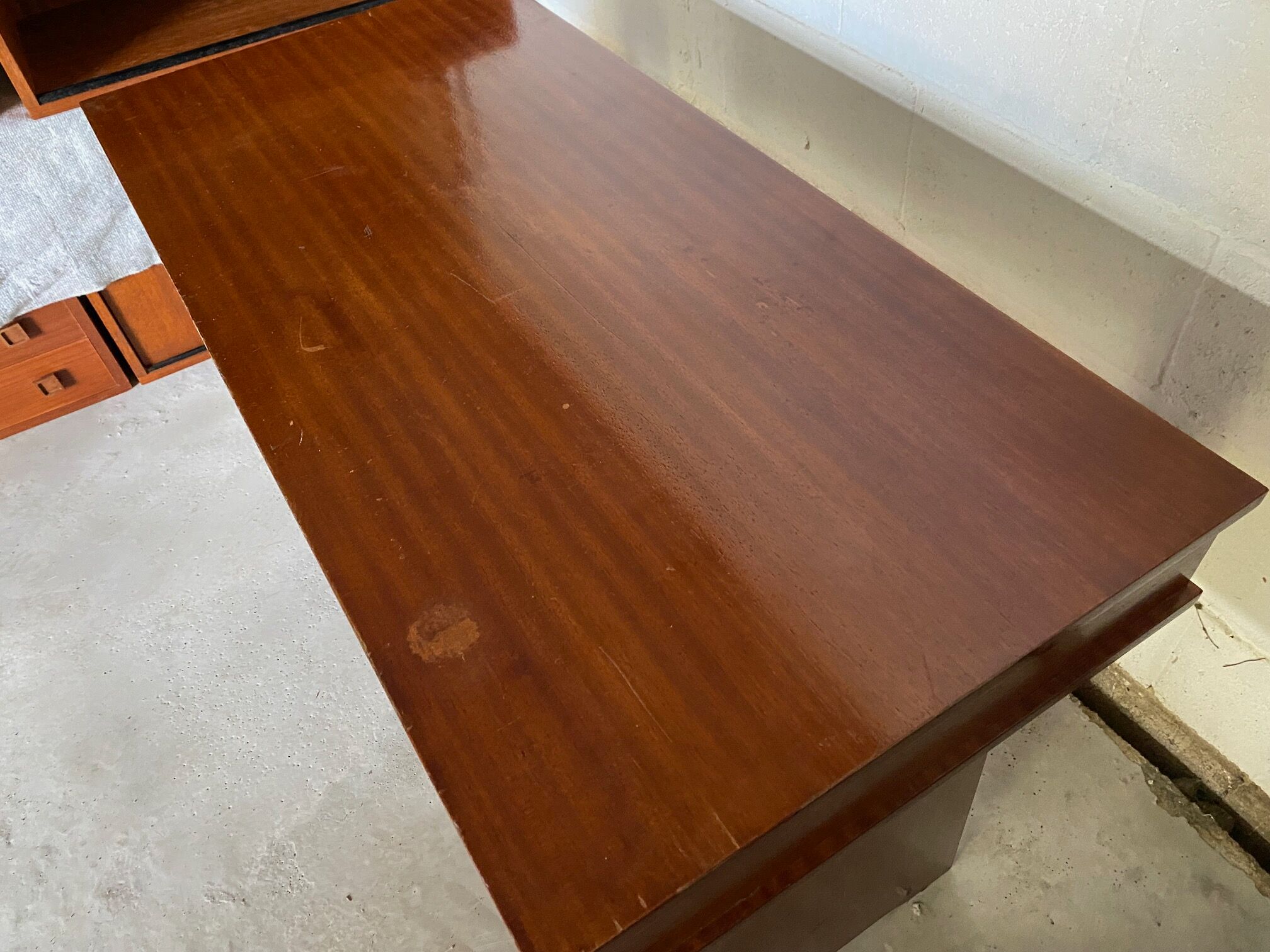 Gautier desk 2 drawers 2 wooden niches 1970