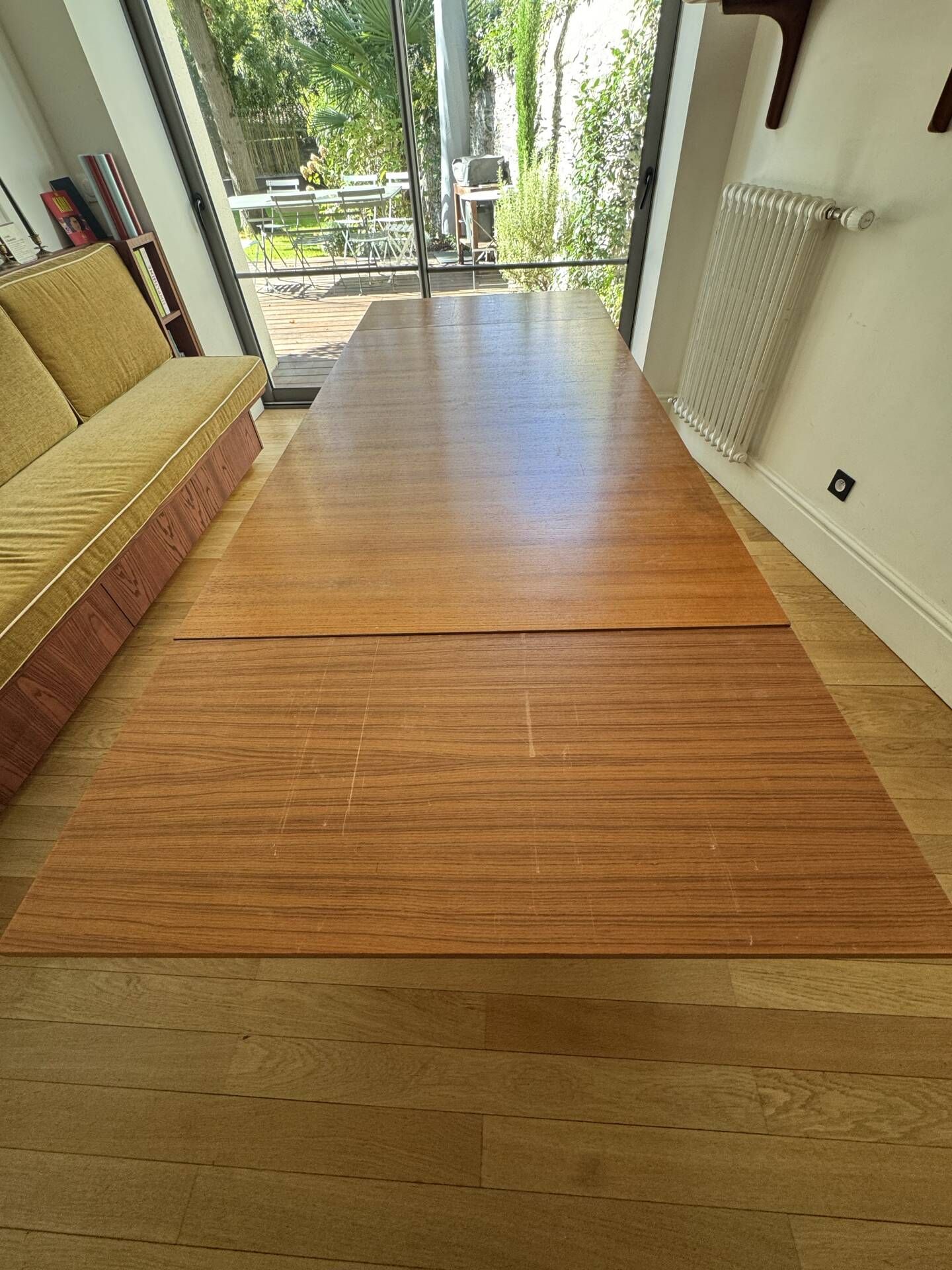 Extendable Scandinavian table