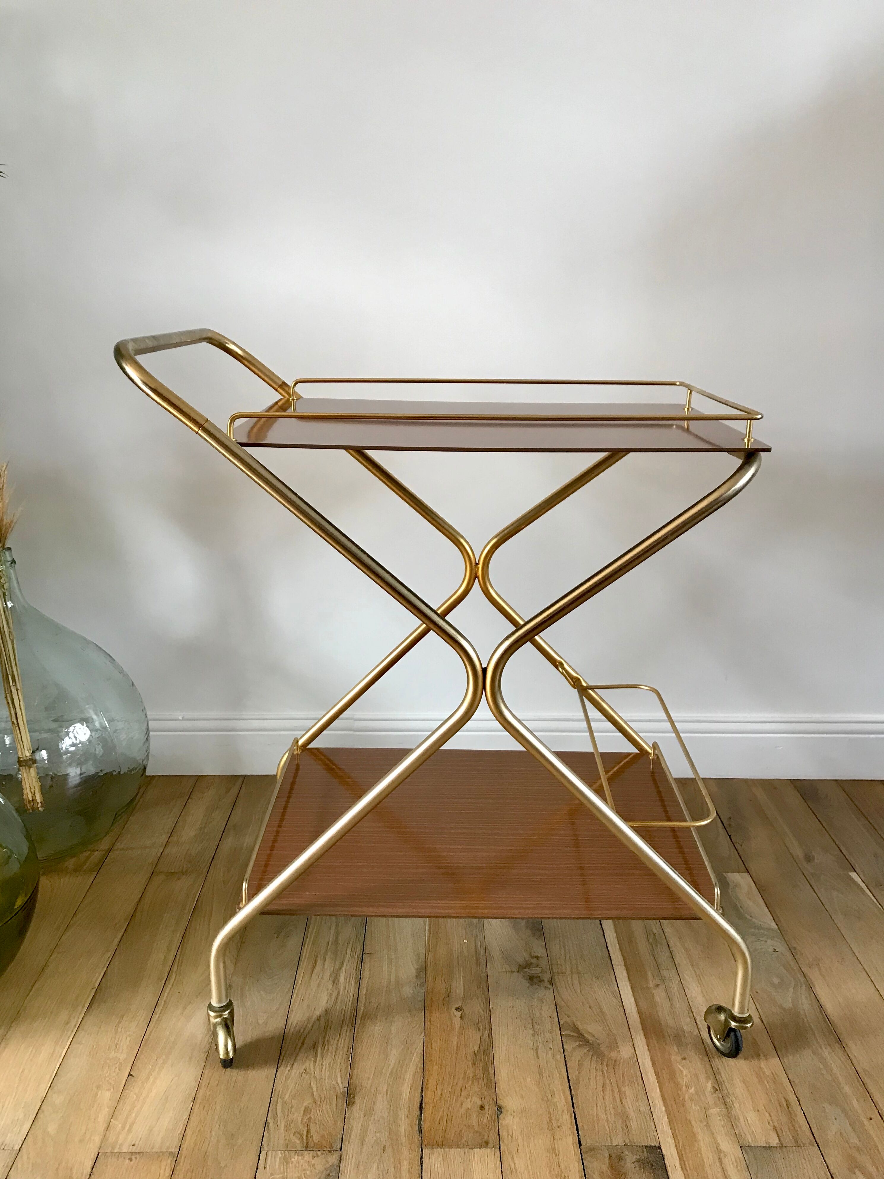 Design service in formica and brass 60s