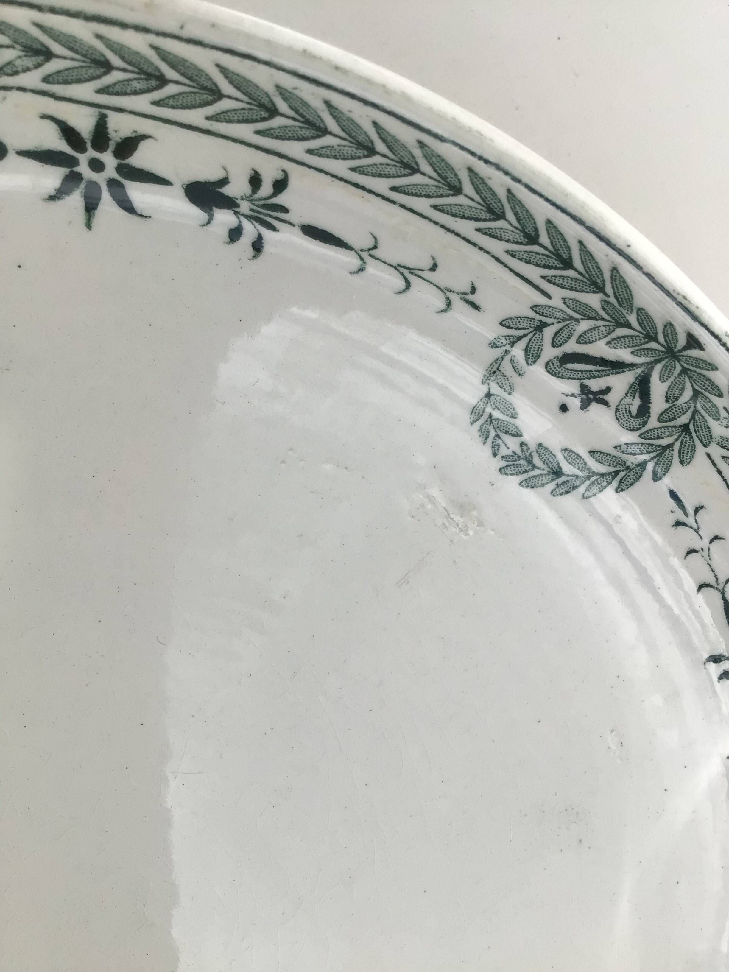 Terre de Fer Digoin dark green standing bowl