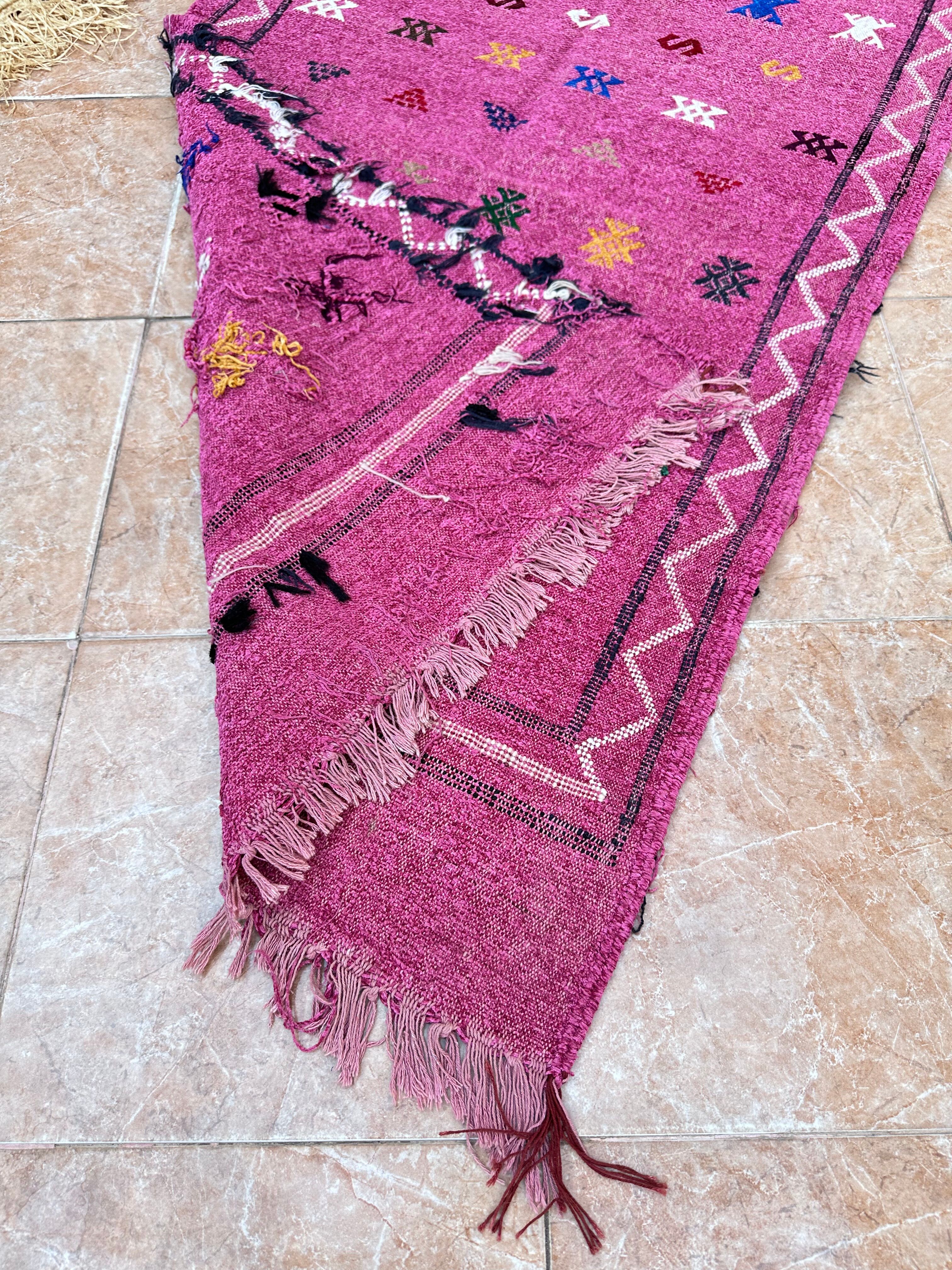 Handmade wool Berber rug: Moroccan Kilim Boho floor rug