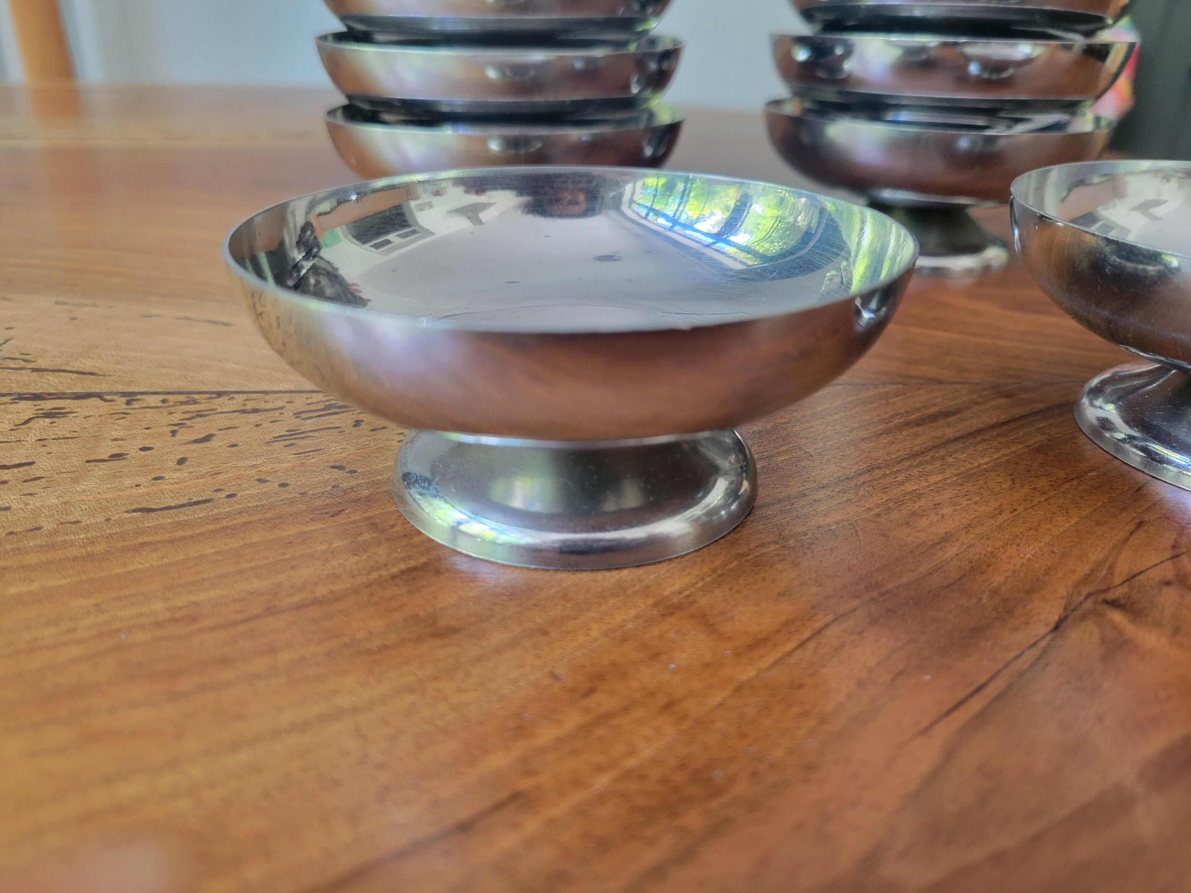 8 stainless steel ice cream bowls