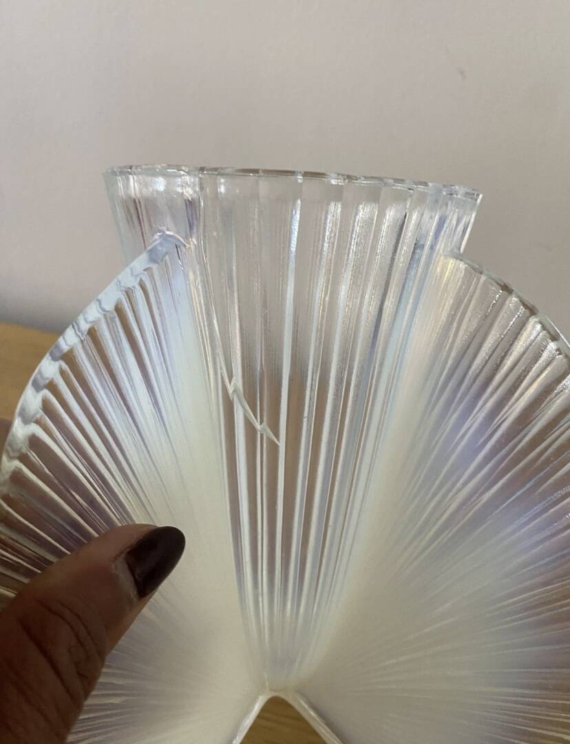 Vase Ellipse Art Déco en verre opalescent Pierre D’avesn, 1930