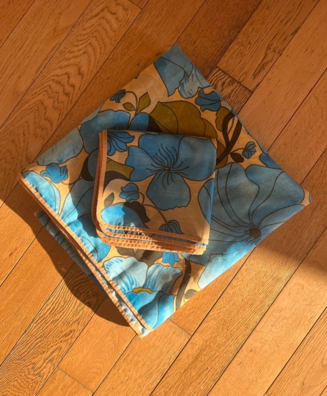 Tablecloth and towels