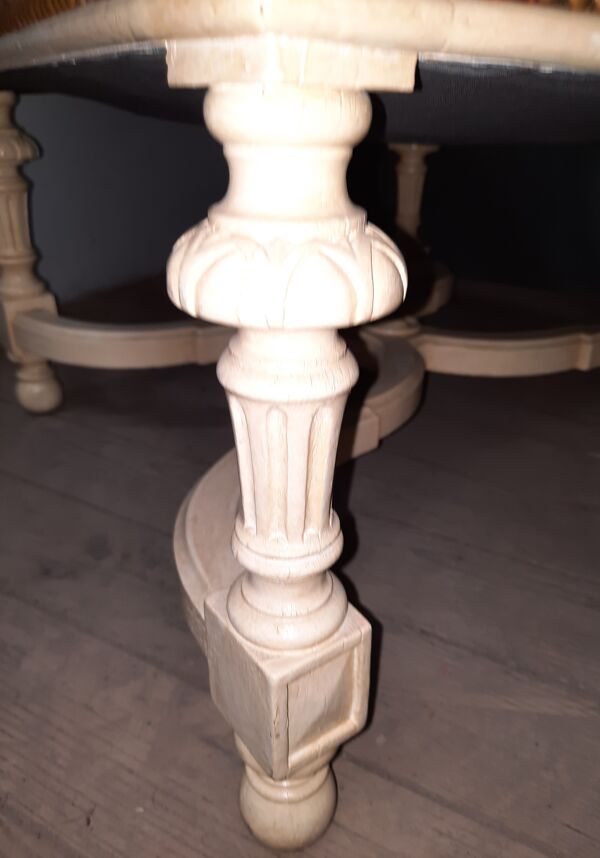 Paire de fauteuils style regence