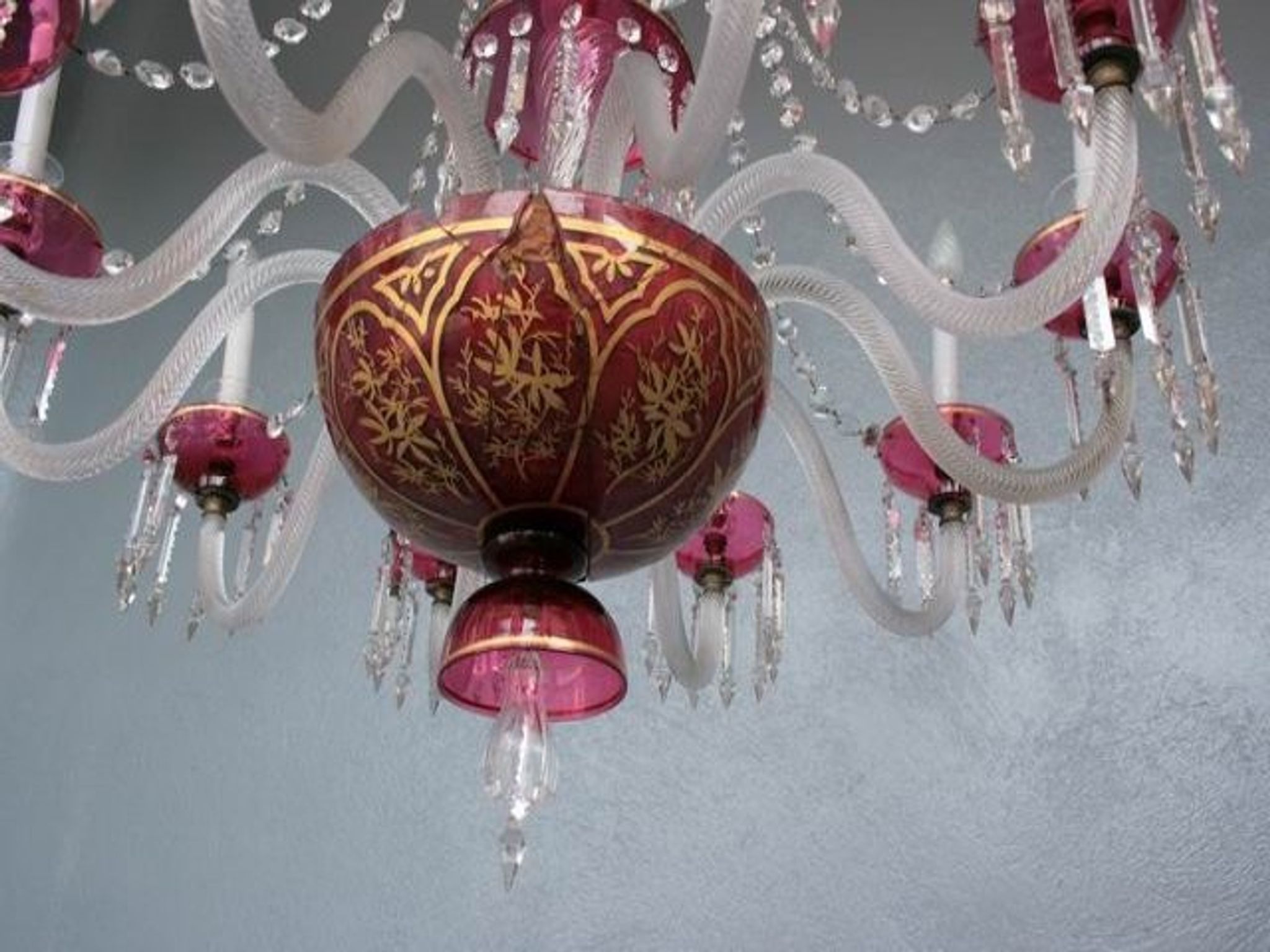 Lustre pampilles XIXème verre coloré doré et dorure