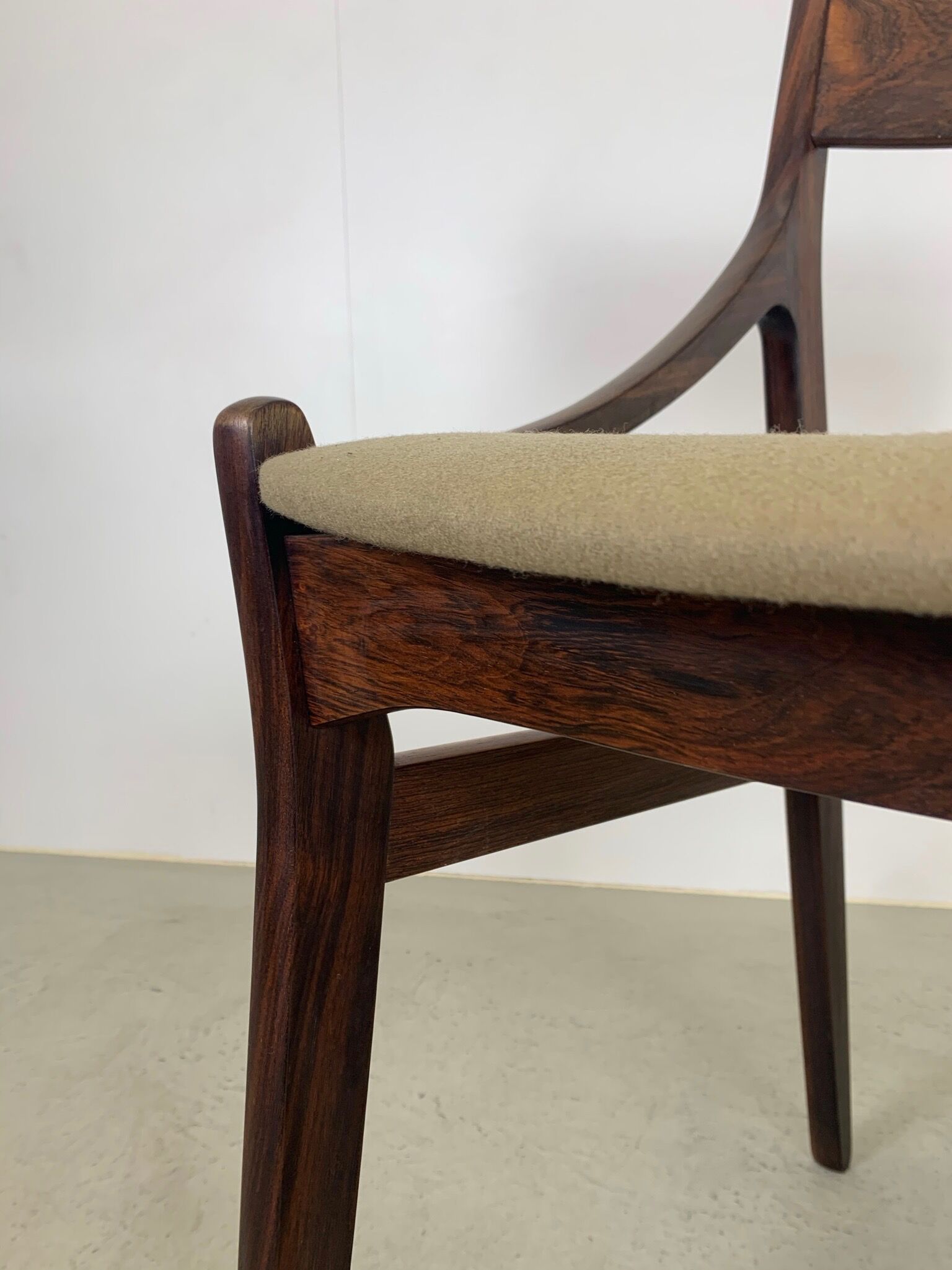 Set table and chairs in palisander