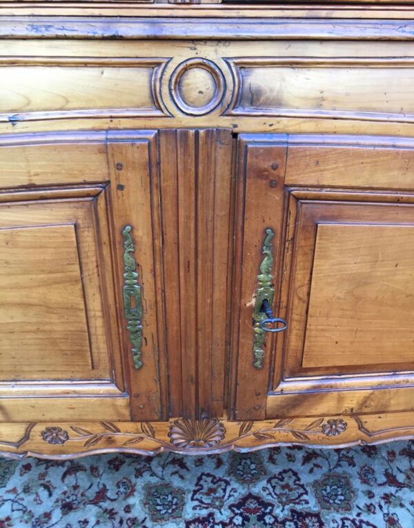 Buffet en merisier Louis XV