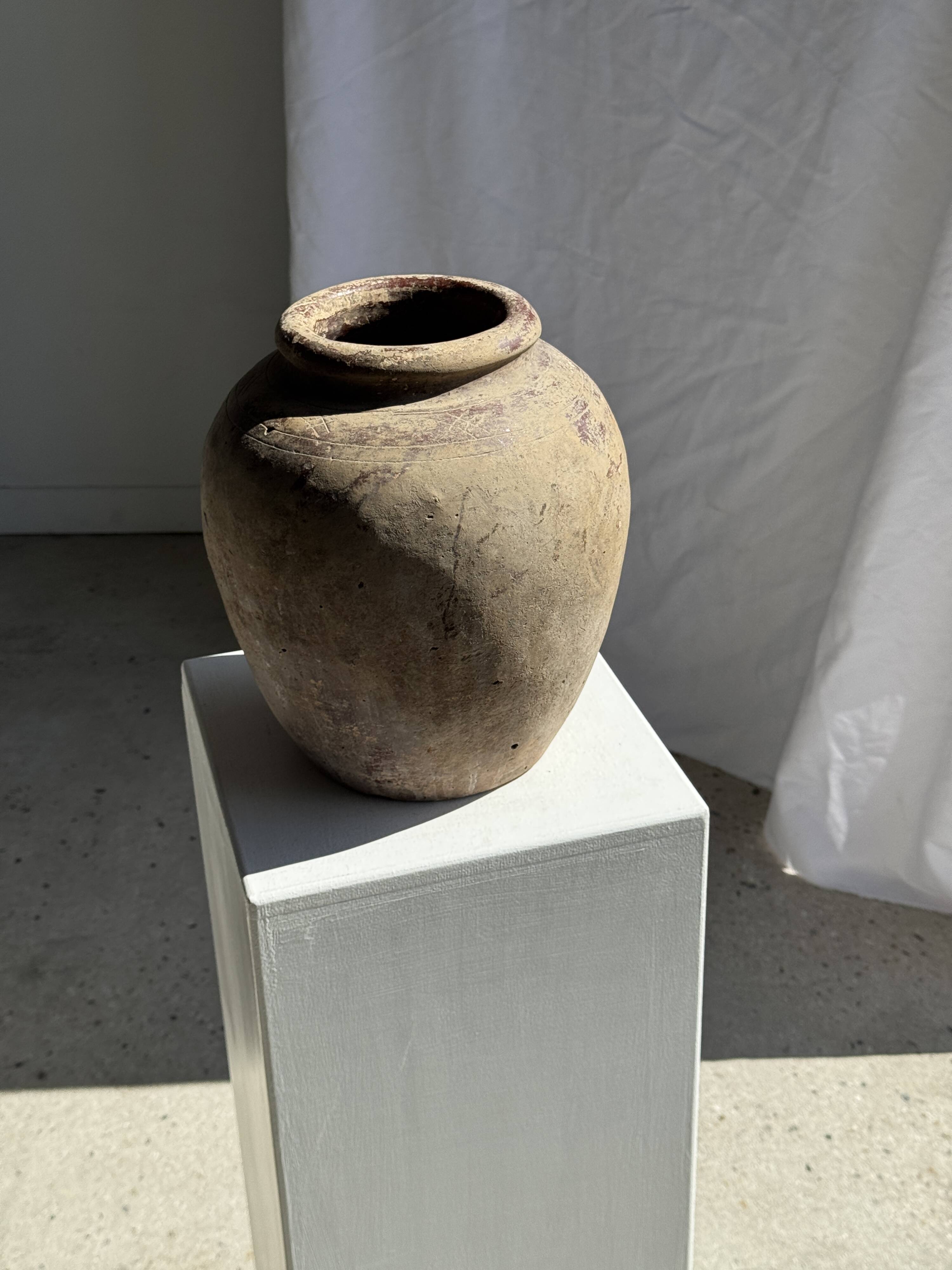 Vase de Borneo en terre cuite brun (1) H35 D23