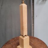 Obelisk-shaped lamp