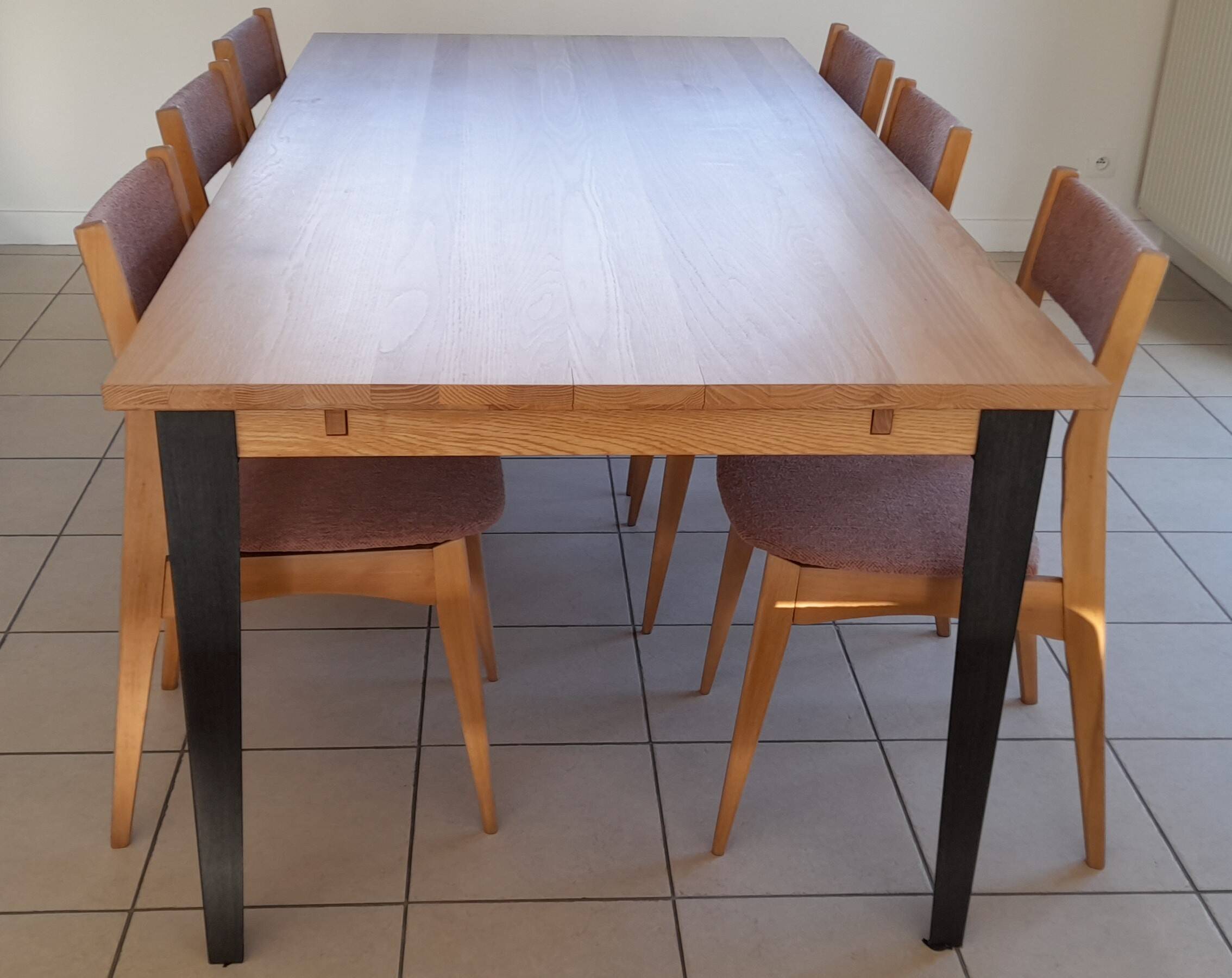 6 original Scandinavian chairs in light solid wood