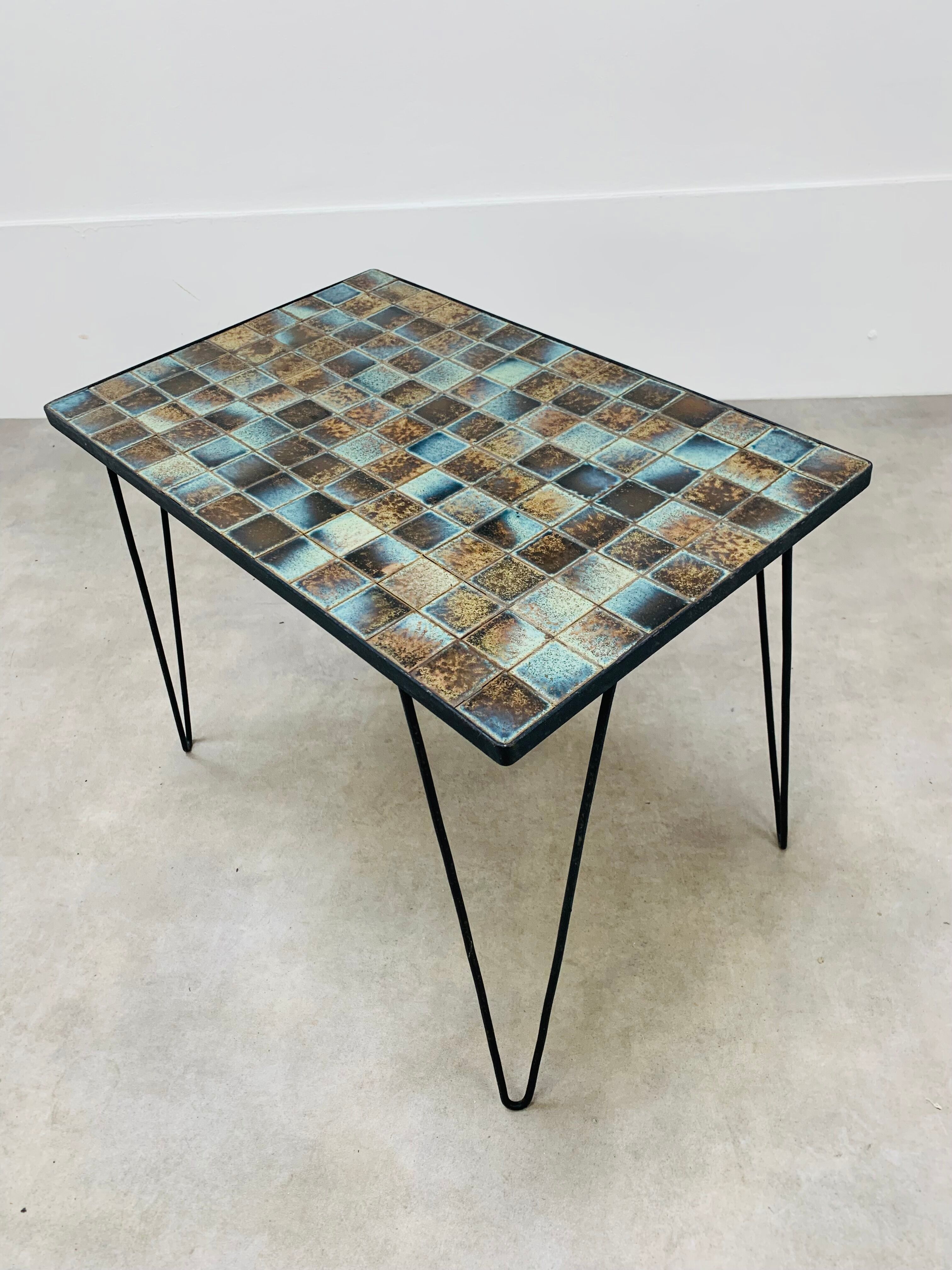 Ceramic side table 50s, pin legs, blue