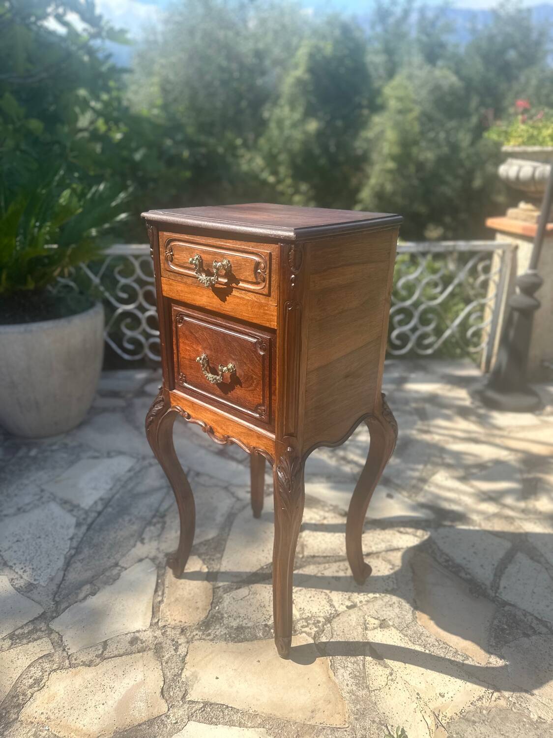 little Louis XV style flying table in rosewood, 19th century