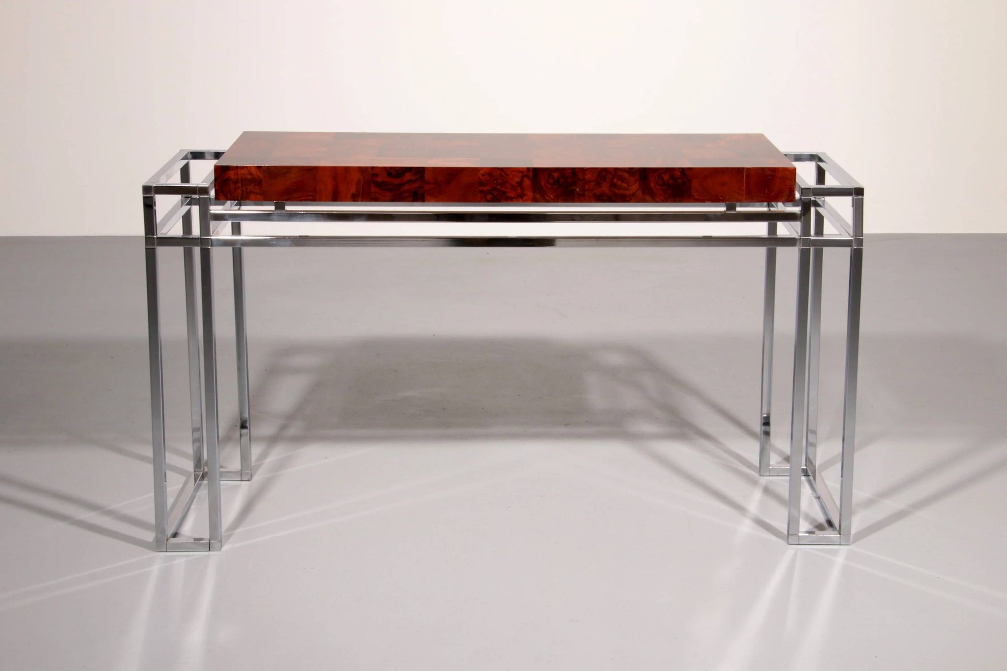 Table console en chrome et bois d'Aldo Tura, années 1970