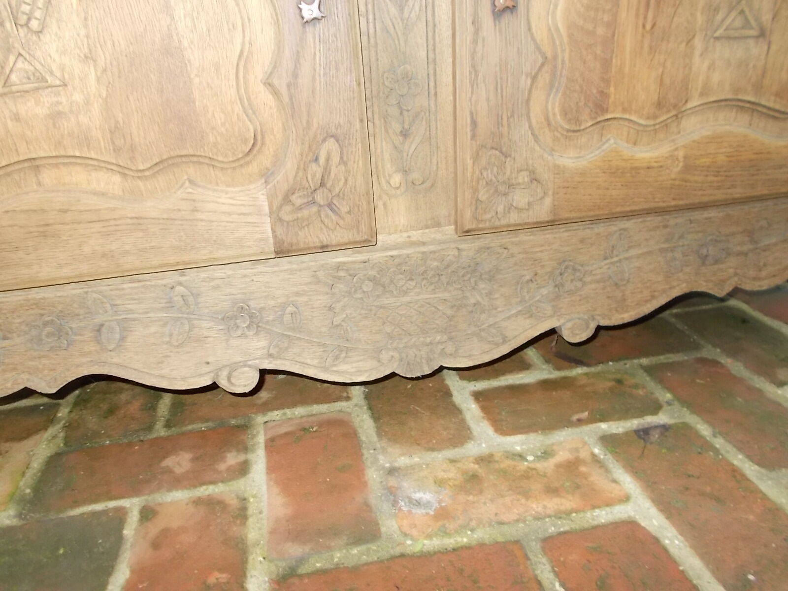 Country-style sideboard