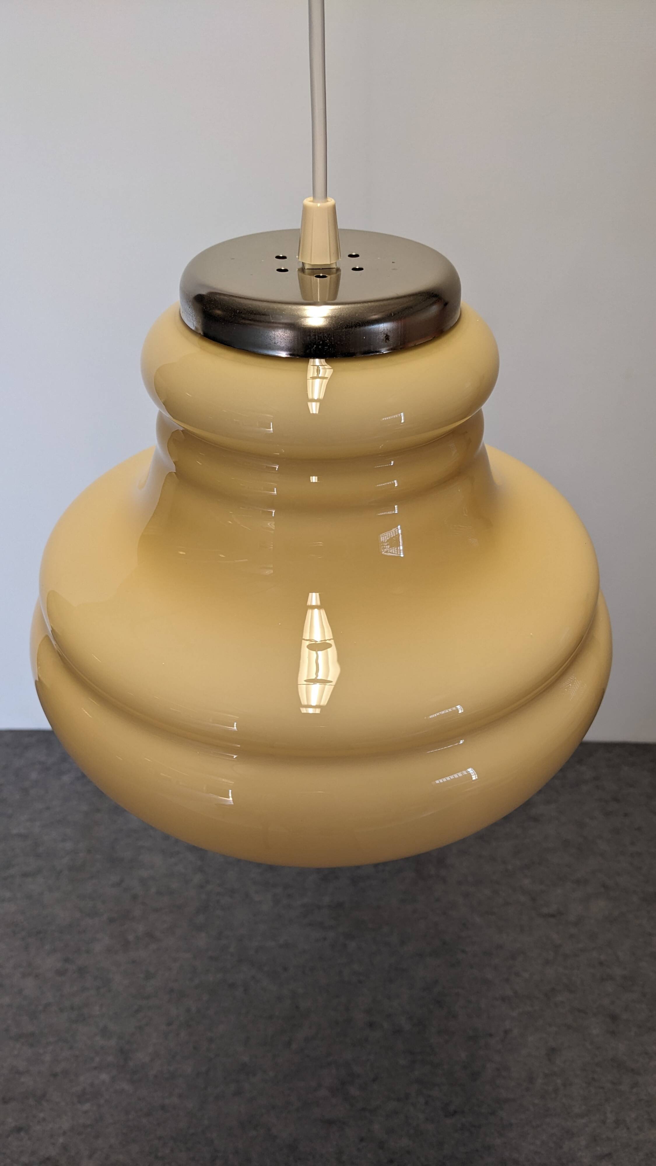 Suspension in caramel opaline, France around 1960.