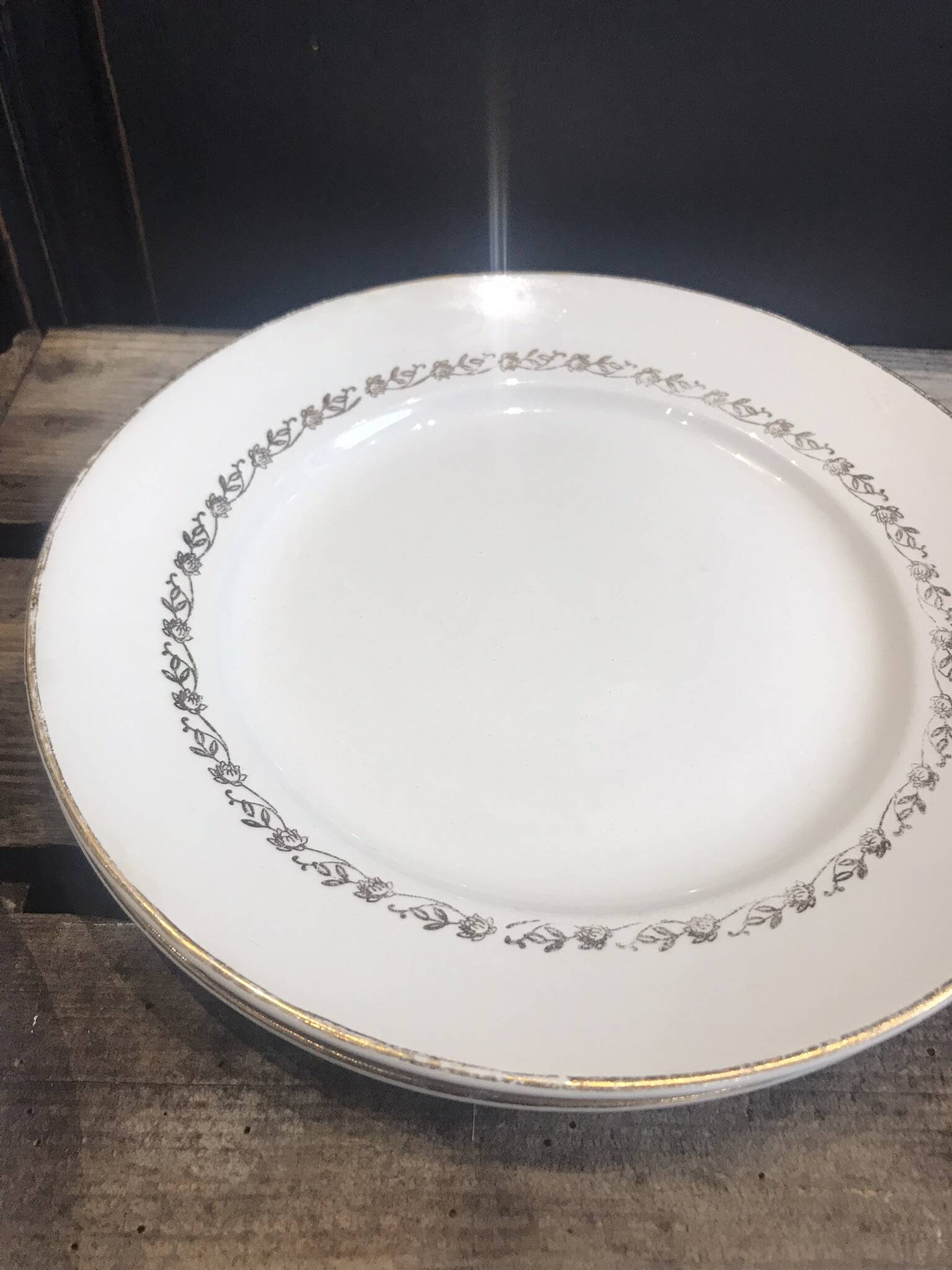 5 flat plates from Moulin des Loups, Orchies