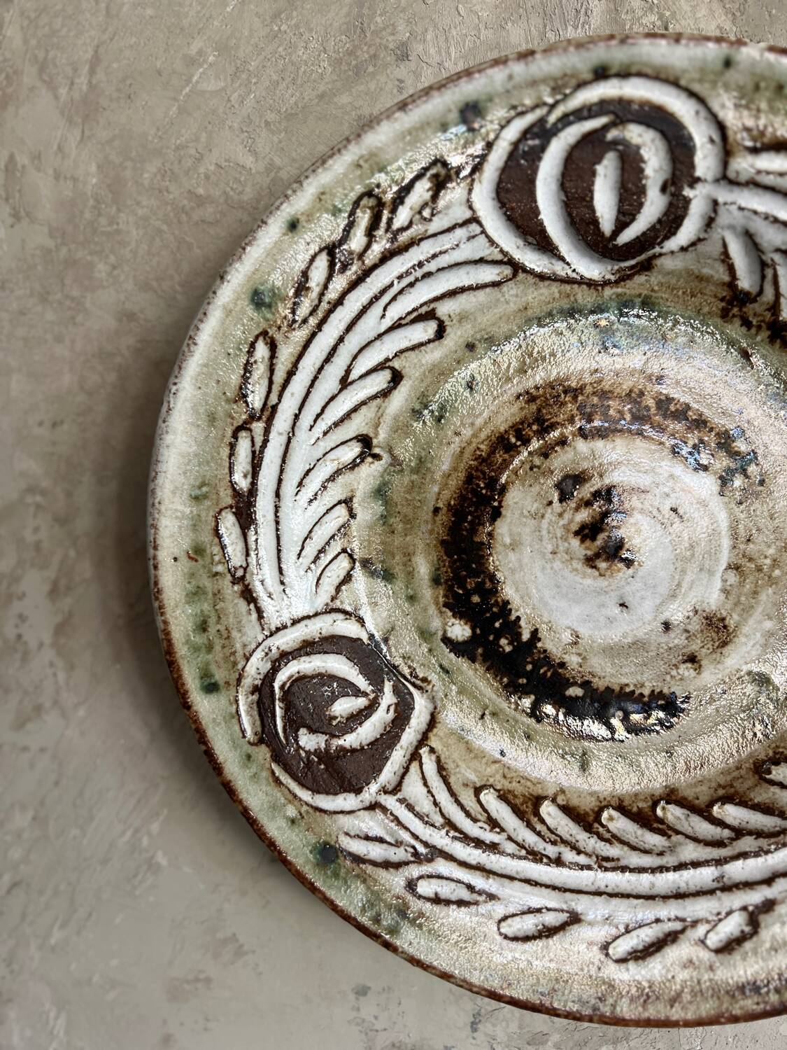 Plat en céramique Albert thiry
