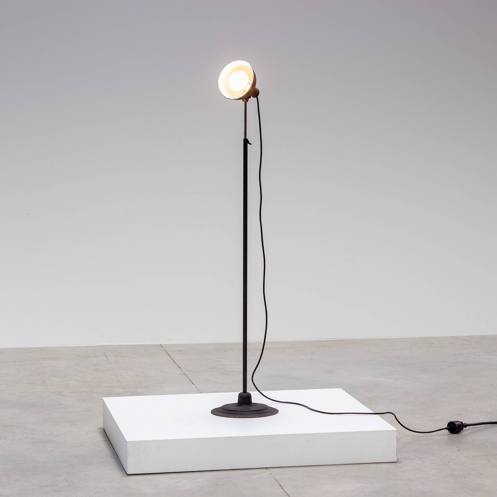 Lampadaire industriel par Kap 1950