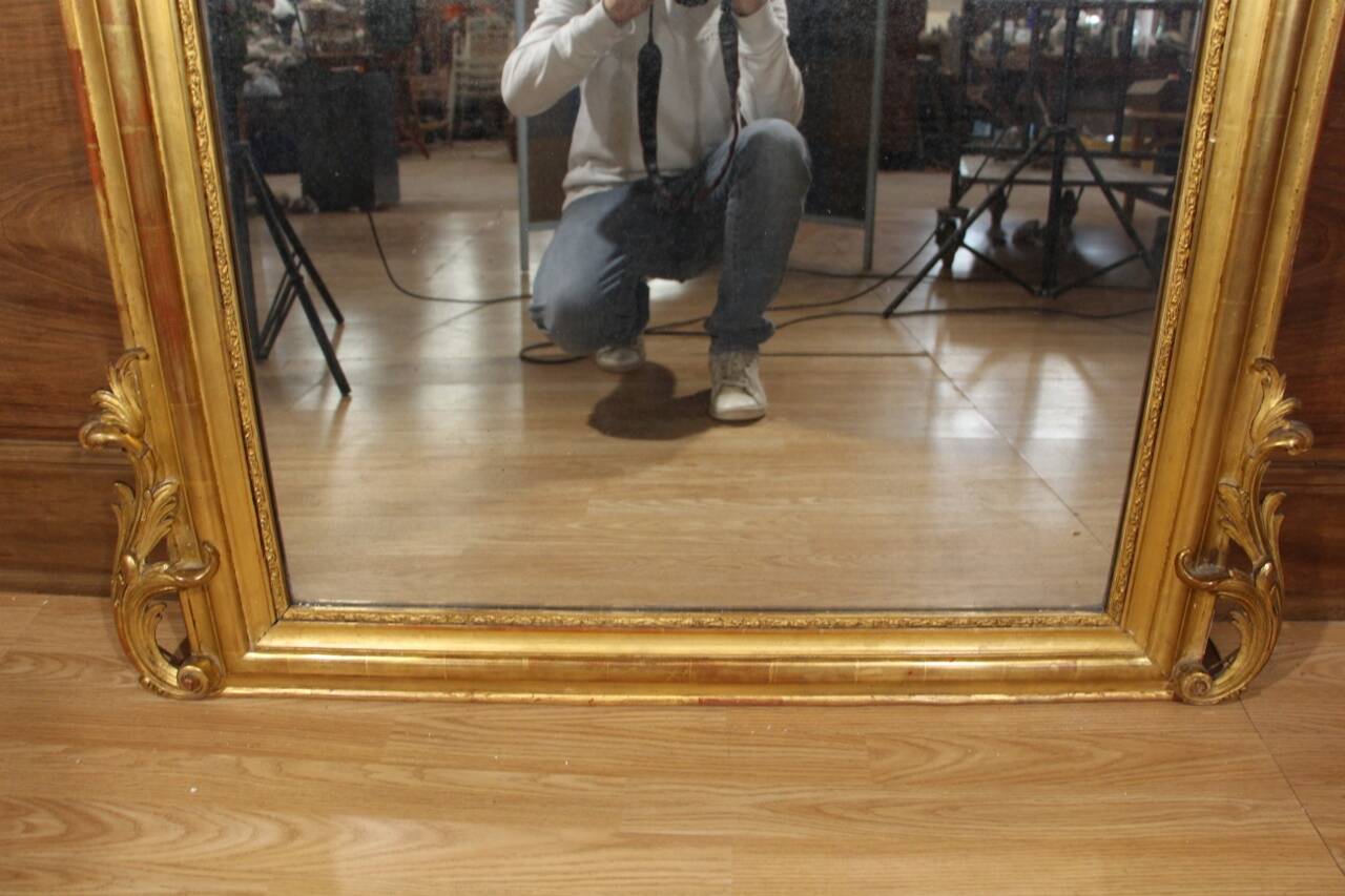 Louis Philippe mirror decorated with Putti