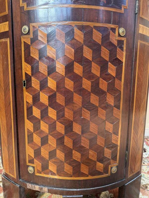 Encoignure en marqueterie époque Louis