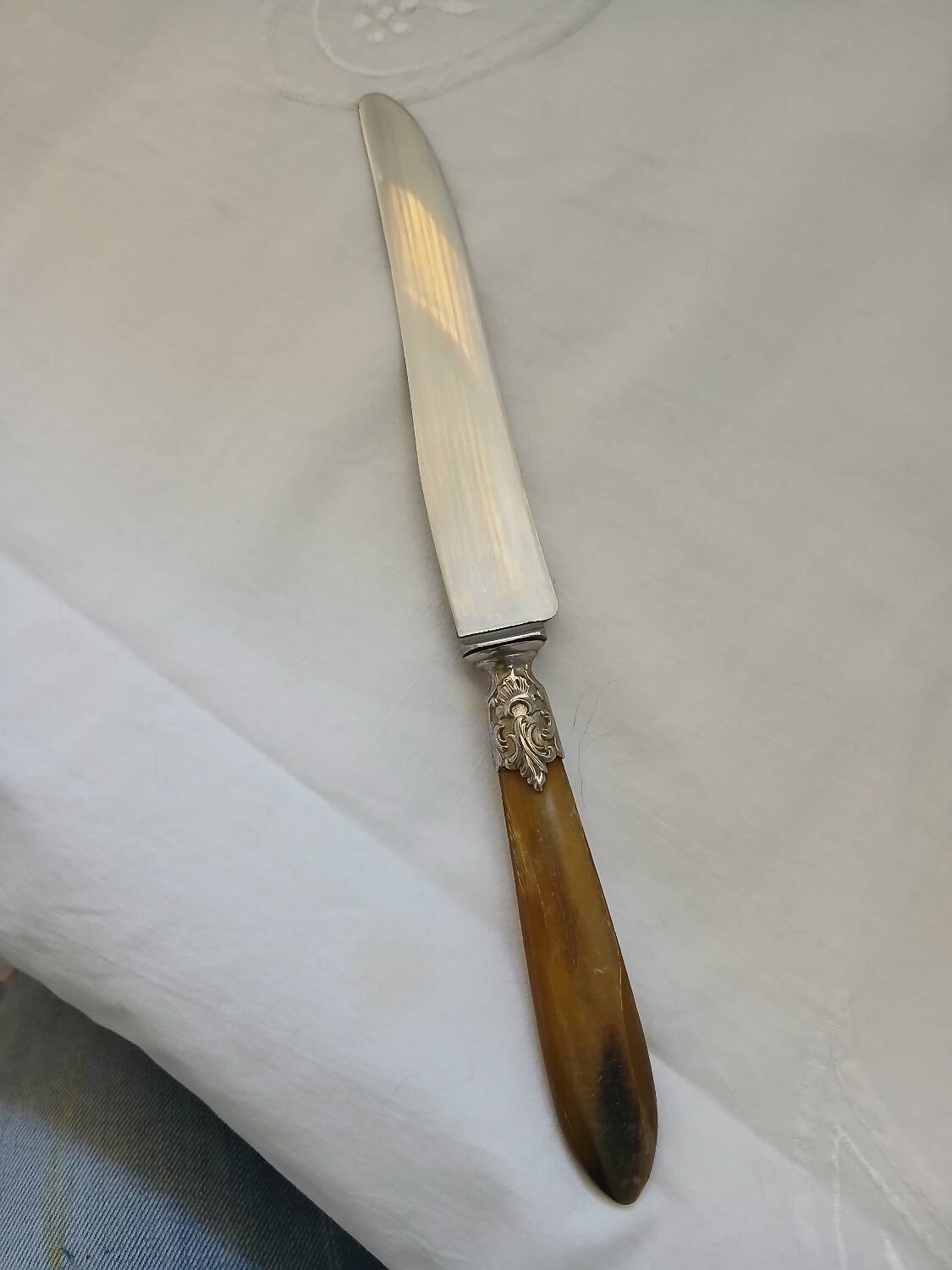 10 antique horn and steel knives