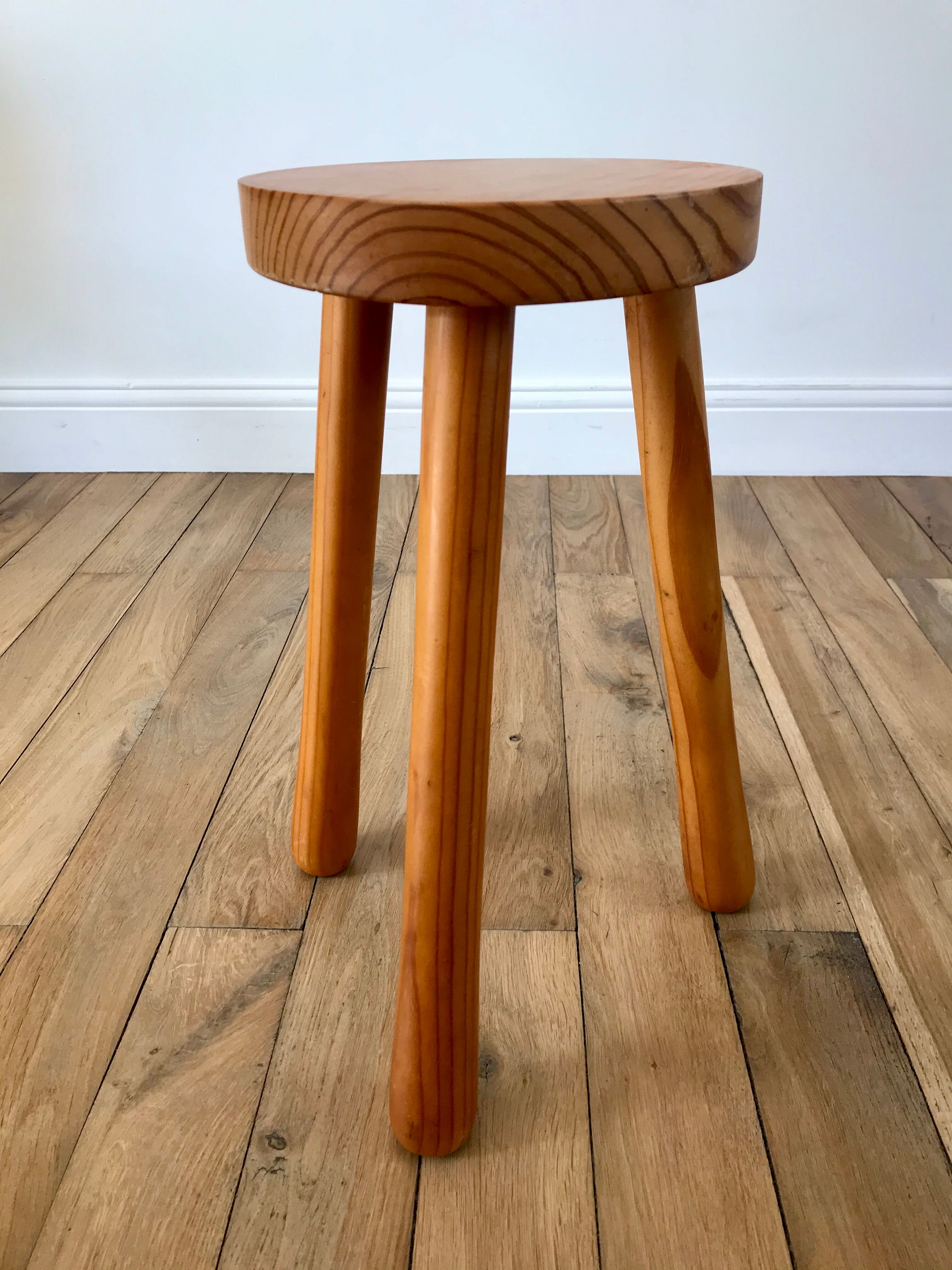 Small tripod stool in blond wood pine 60s-70s