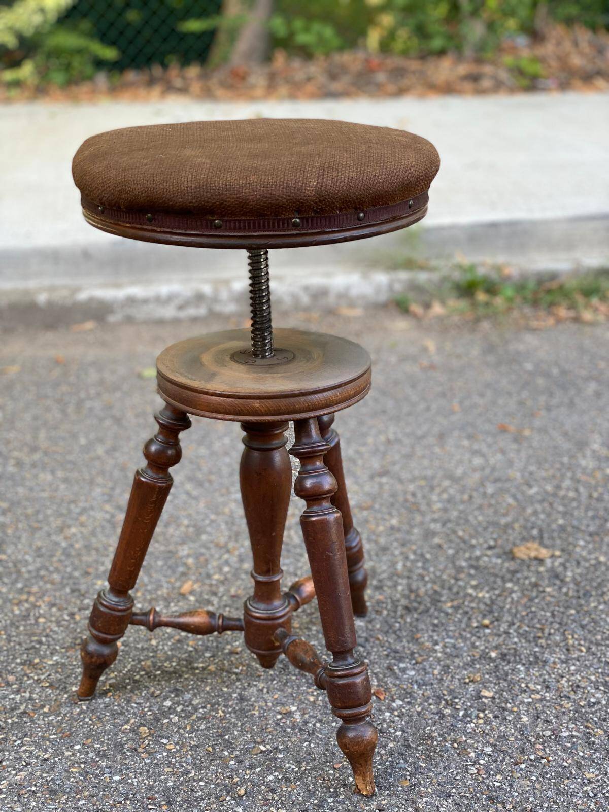 Napoleon III Adjustable Round Piano Stool