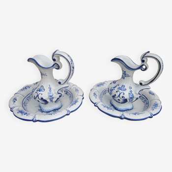 Ceramic service from Portugal: pitchers with their dishes, blue décor on a white background